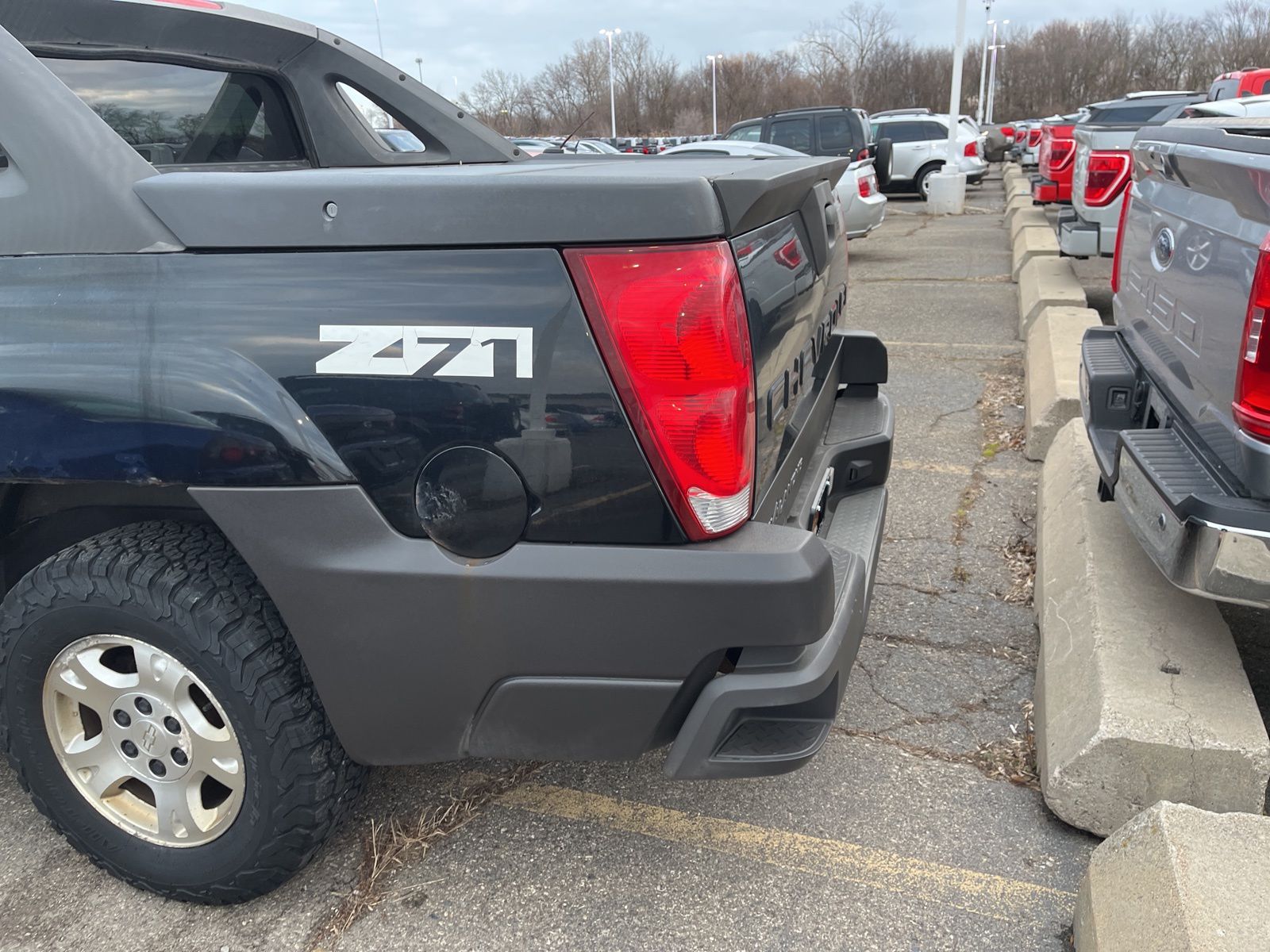 Thumbnail: 2003 Chevrolet Avalanche 1500 - 8