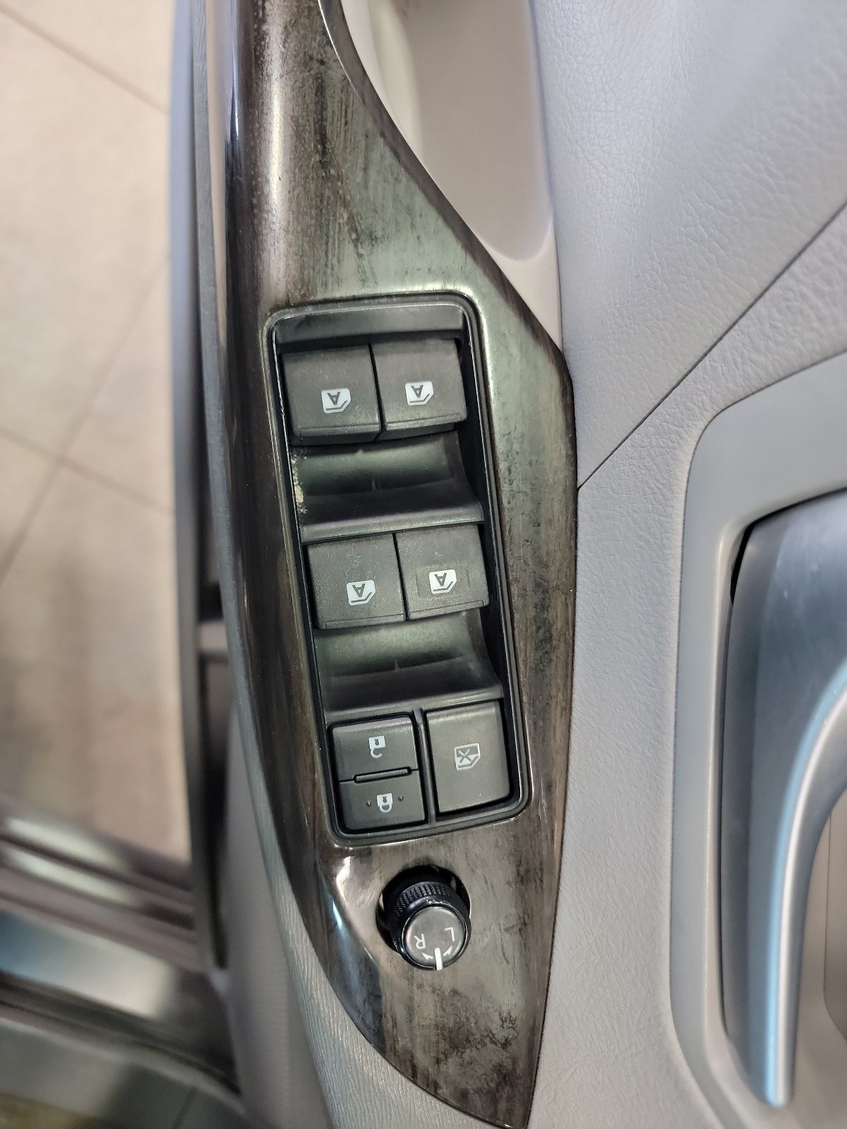 Thumbnail: 2016 Toyota Sienna - 17