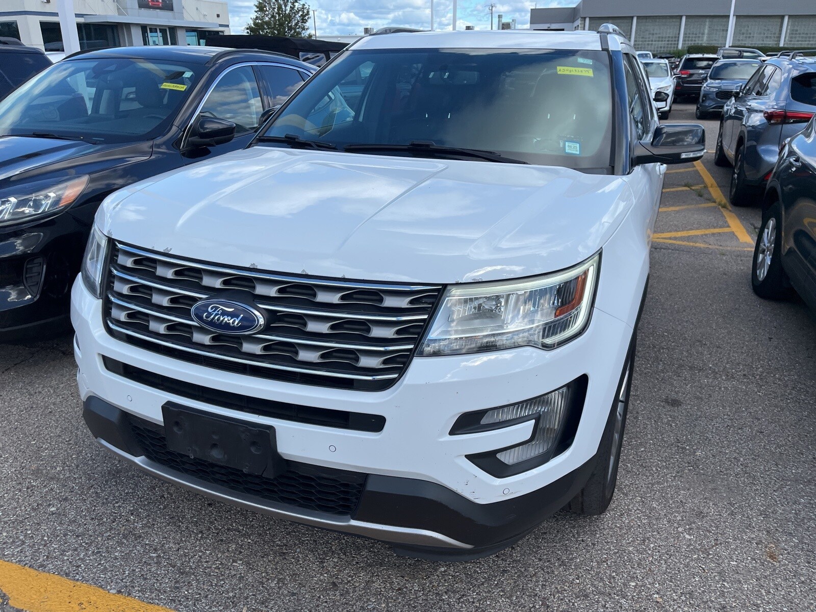 2017 Ford Explorer XLT photo 3