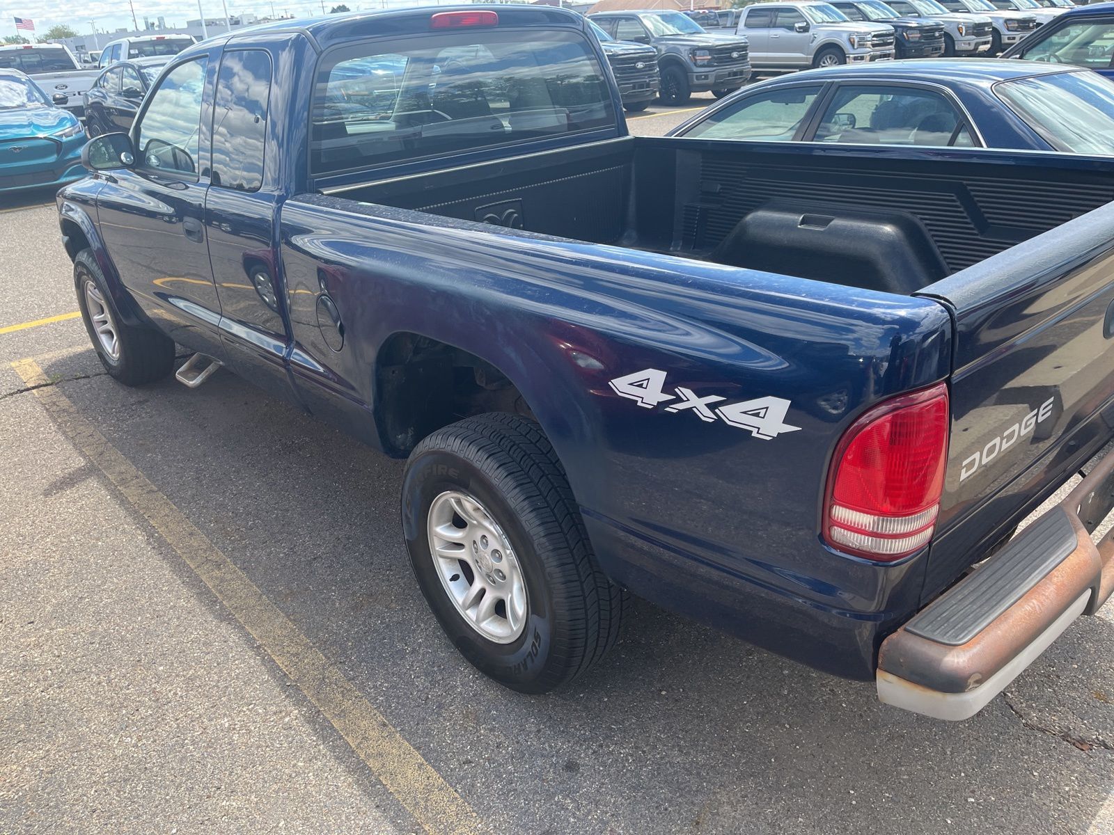 Thumbnail: 2004 Dodge Dakota - 11