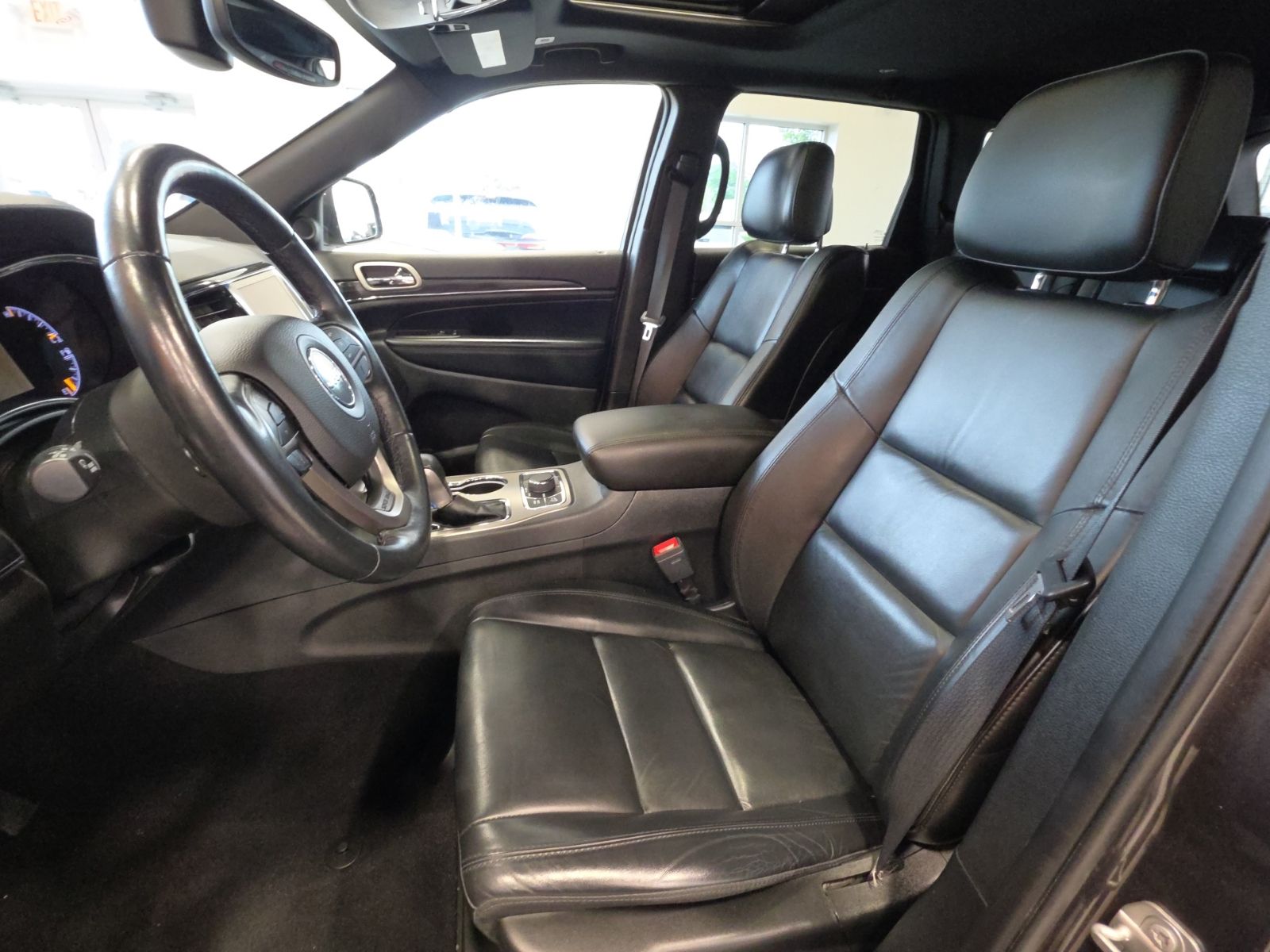 Thumbnail: 2021 Jeep Grand Cherokee - 15