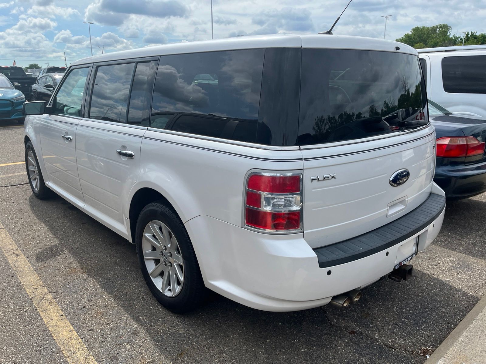 Thumbnail: 2010 Ford Flex - 10