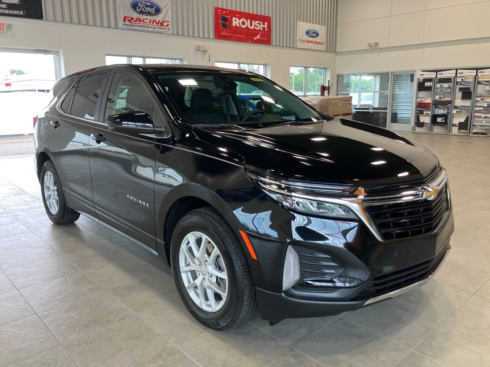2024 Chevrolet Equinox LT photo 3
