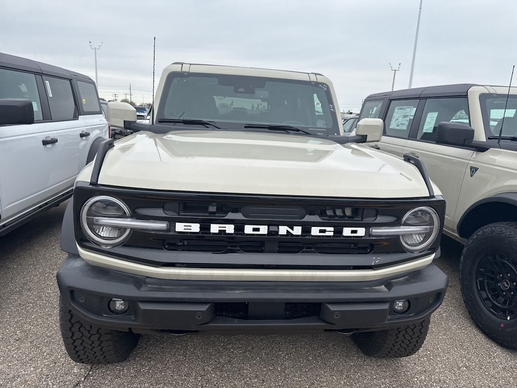 New 2026 Ford Bronco Outer Banks SUV