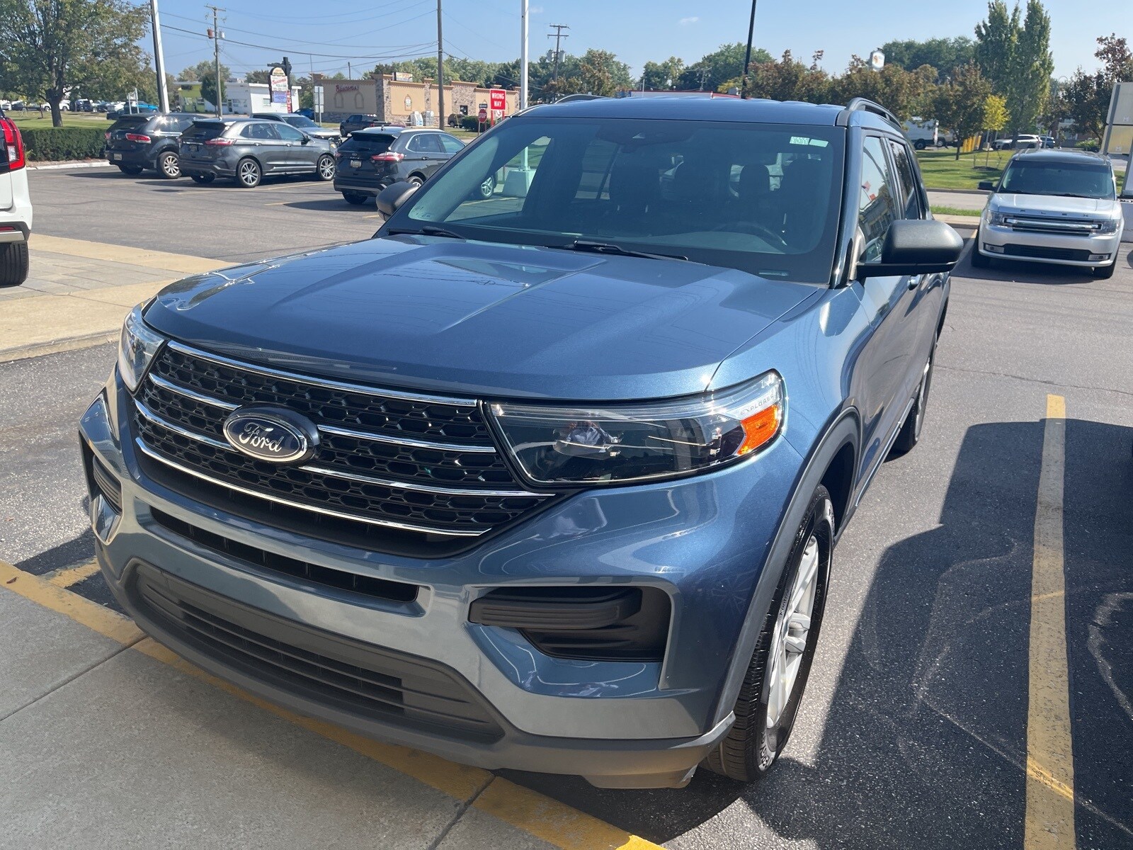 2020 Ford Explorer XLT photo 2