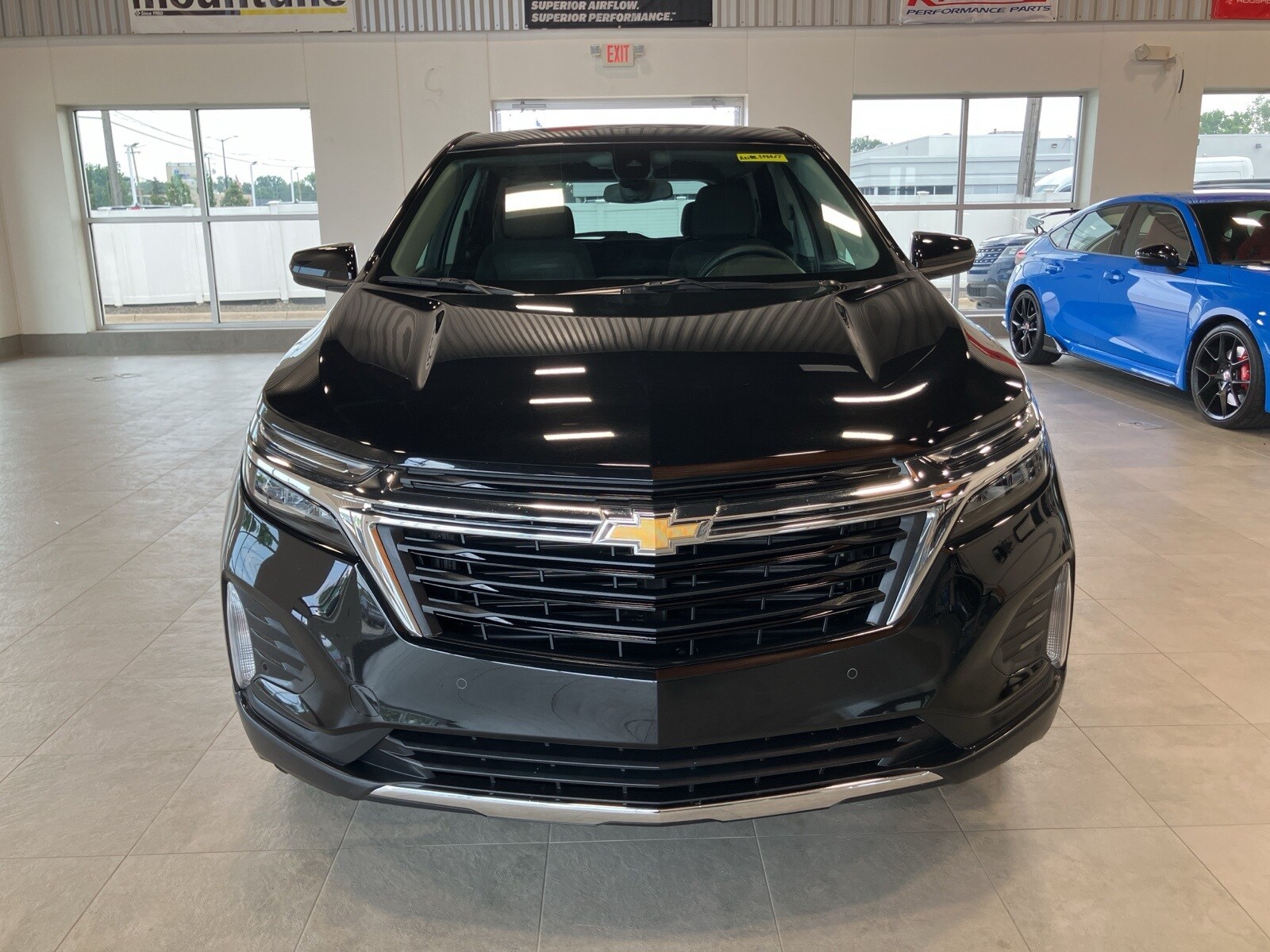 2024 Chevrolet Equinox LT photo 2