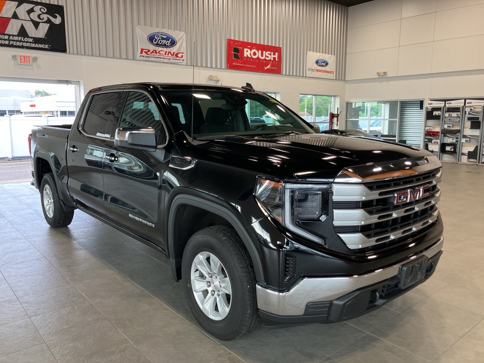 2023 Gmc Sierra 1500 SLE photo 3