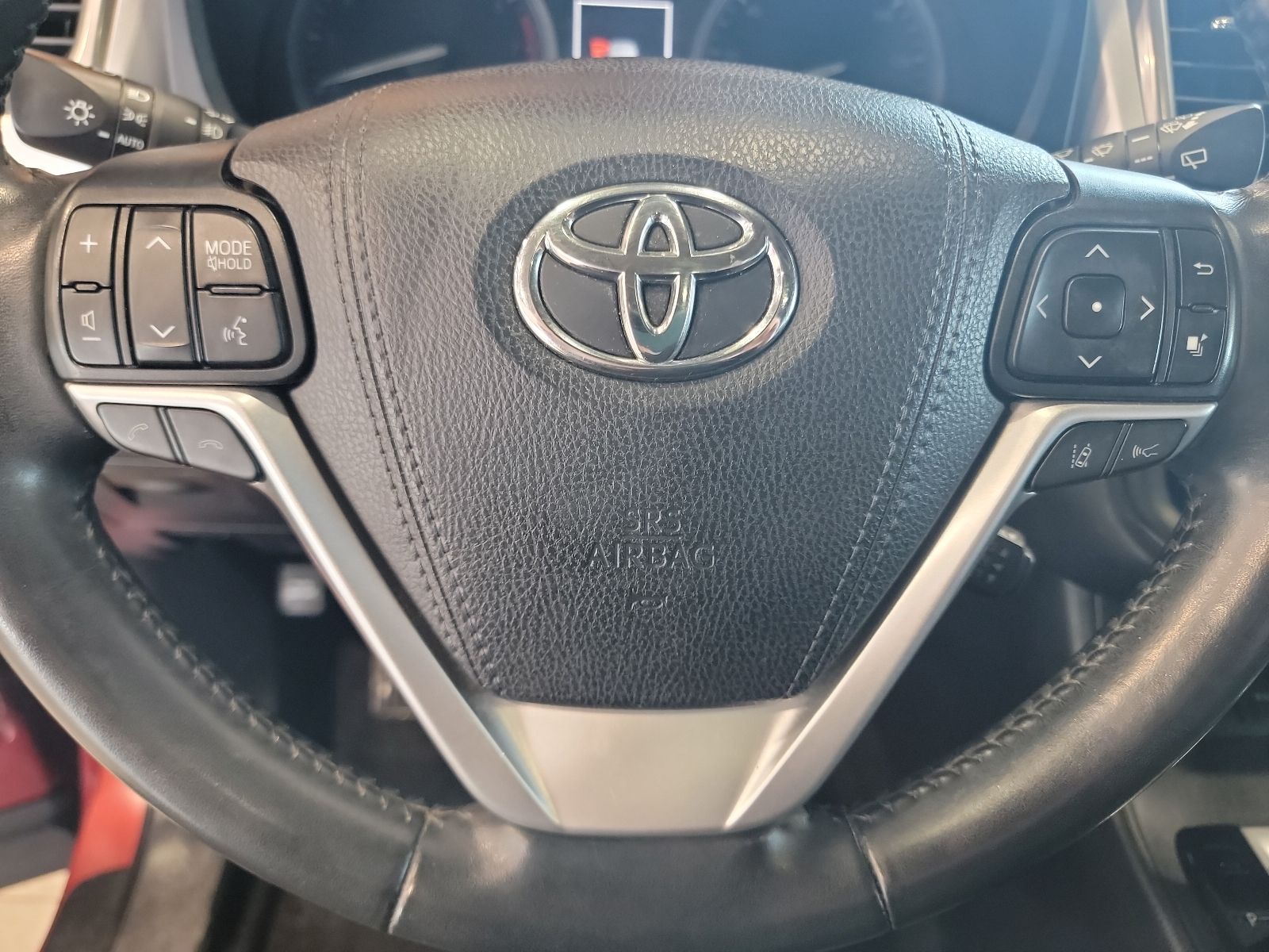 Thumbnail: 2019 Toyota Highlander - 20