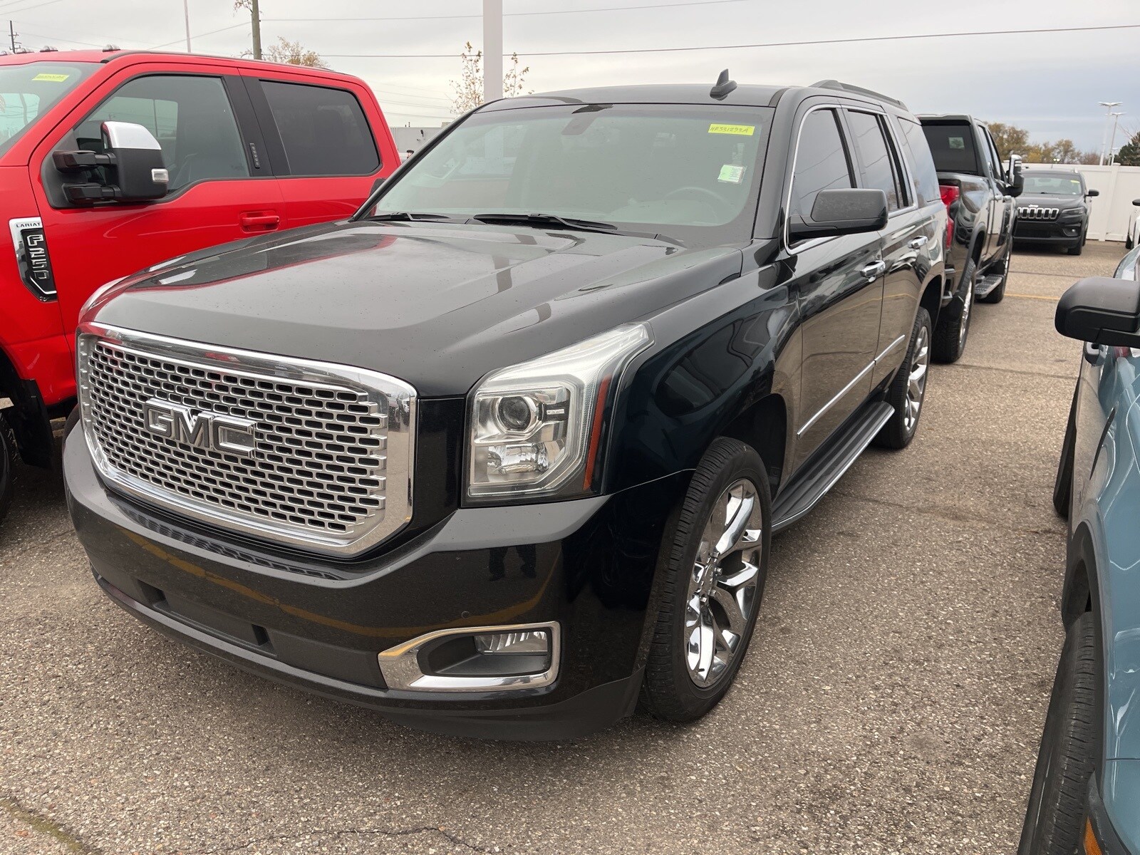 2017 Gmc Yukon SLE photo 2