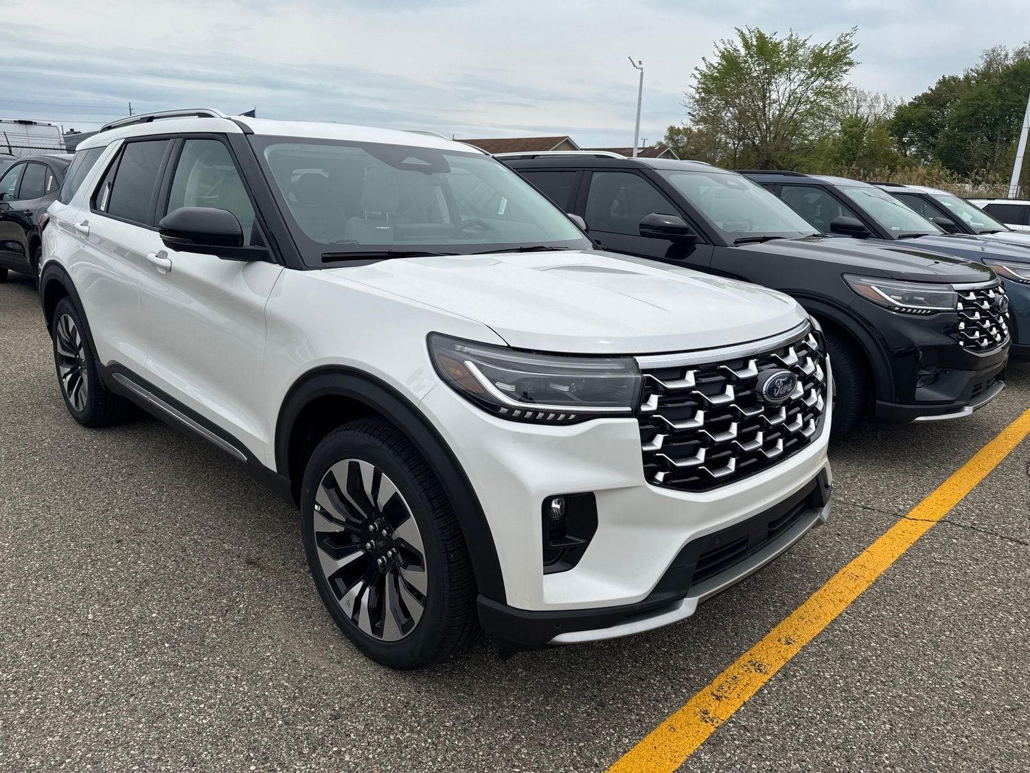 Thumbnail: 2026 Ford Explorer - 5