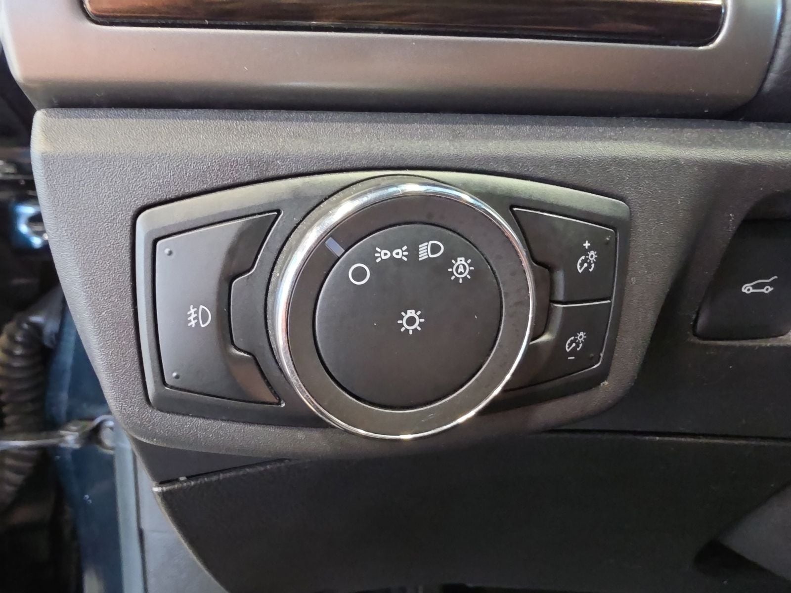Thumbnail: 2014 Ford Fusion - 25
