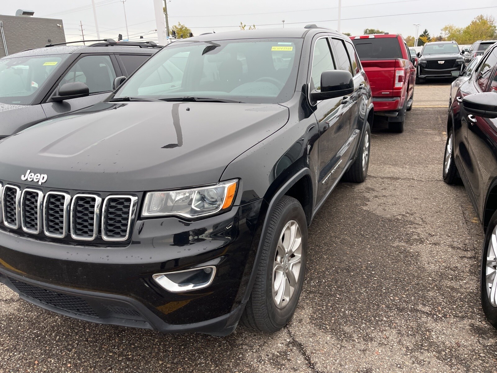 2021 Jeep Grand Cherokee Laredo E photo 2