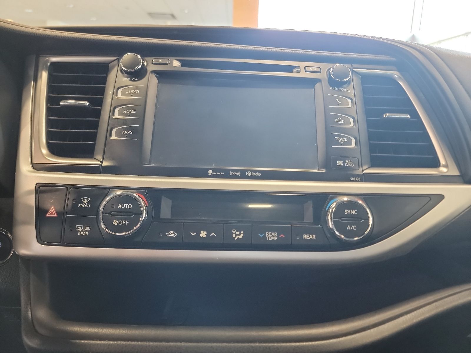 Thumbnail: 2019 Toyota Highlander - 24