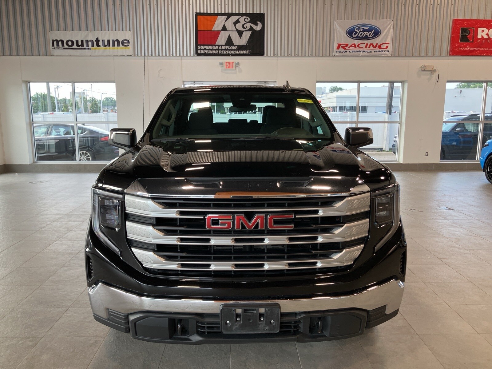 2023 Gmc Sierra 1500 SLE photo 2