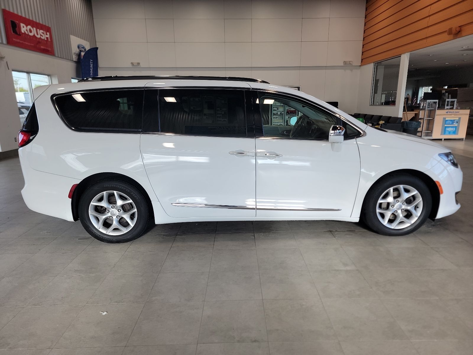 Thumbnail: 2020 Chrysler Pacifica - 5