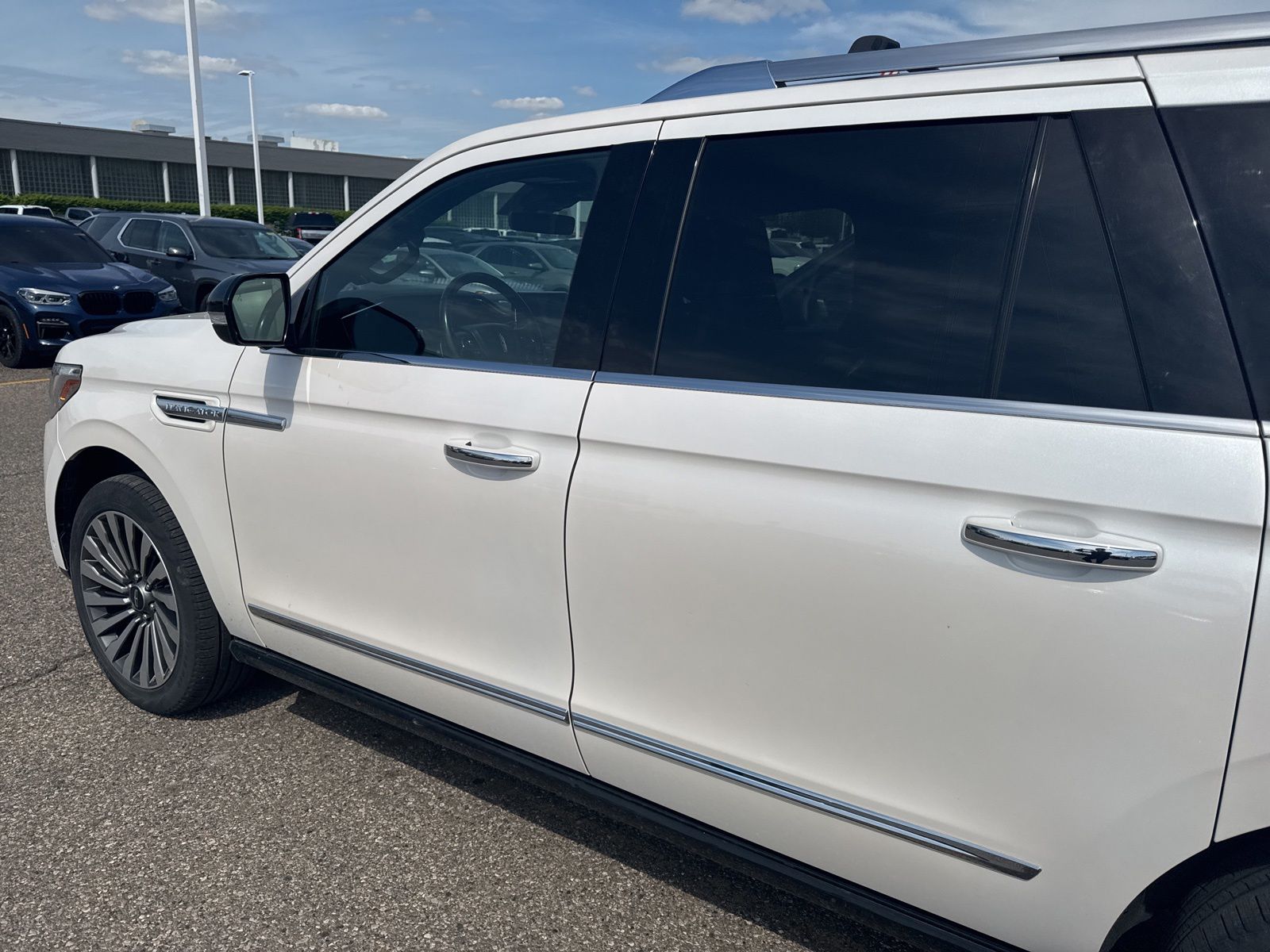 Thumbnail: 2019 Lincoln Navigator L - 17