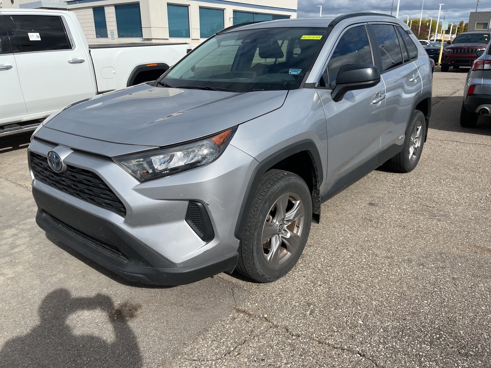 Used 2022 Toyota RAV4 LE with VIN 4T3LWRFV9NU070327 for sale in Kansas City