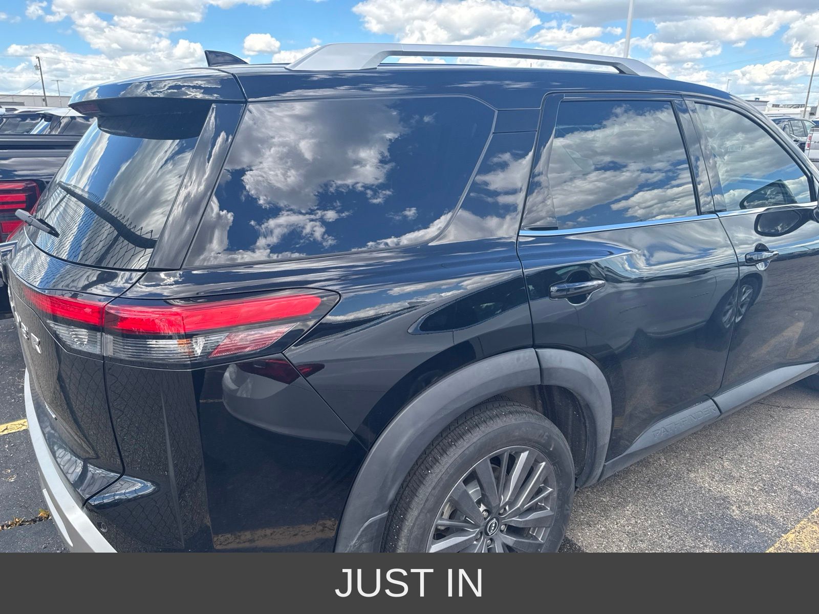 Thumbnail: 2022 Nissan Pathfinder - 28