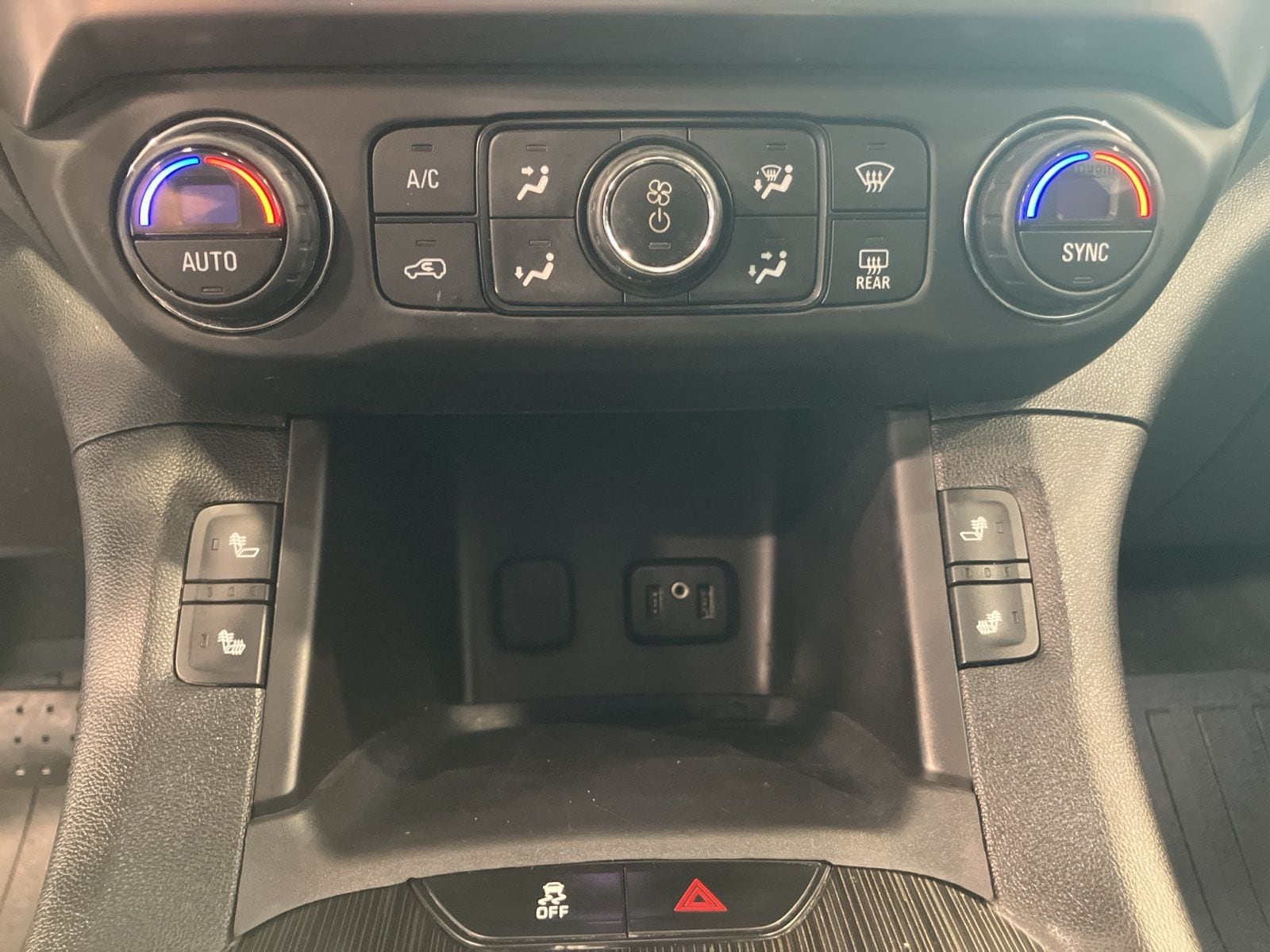 Thumbnail: 2017 GMC Acadia - 19