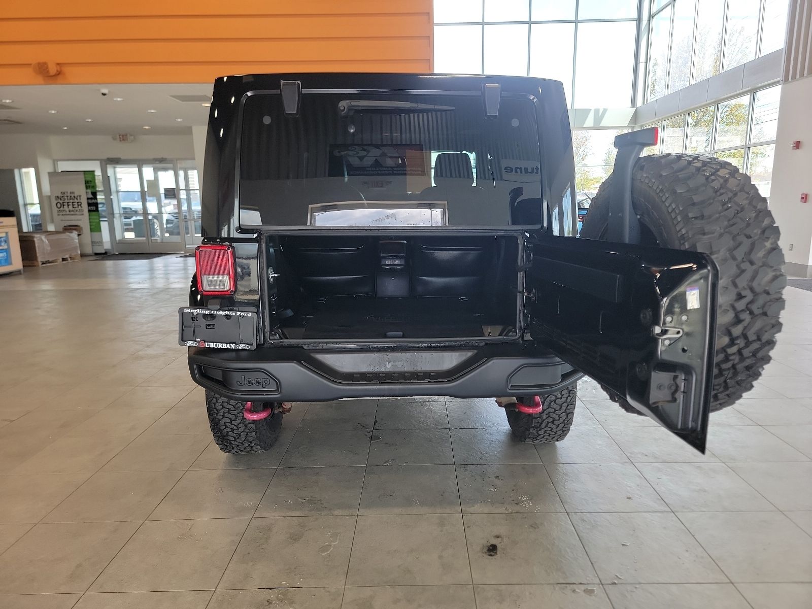 Thumbnail: 2015 Jeep Wrangler - 19