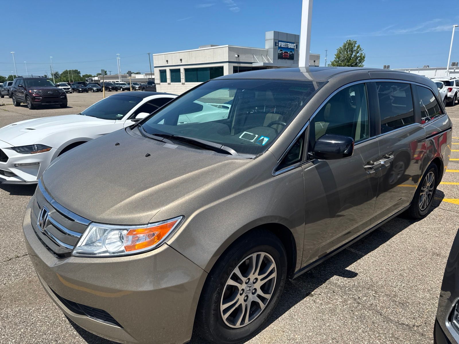 Thumbnail: 2011 Honda Odyssey - 20