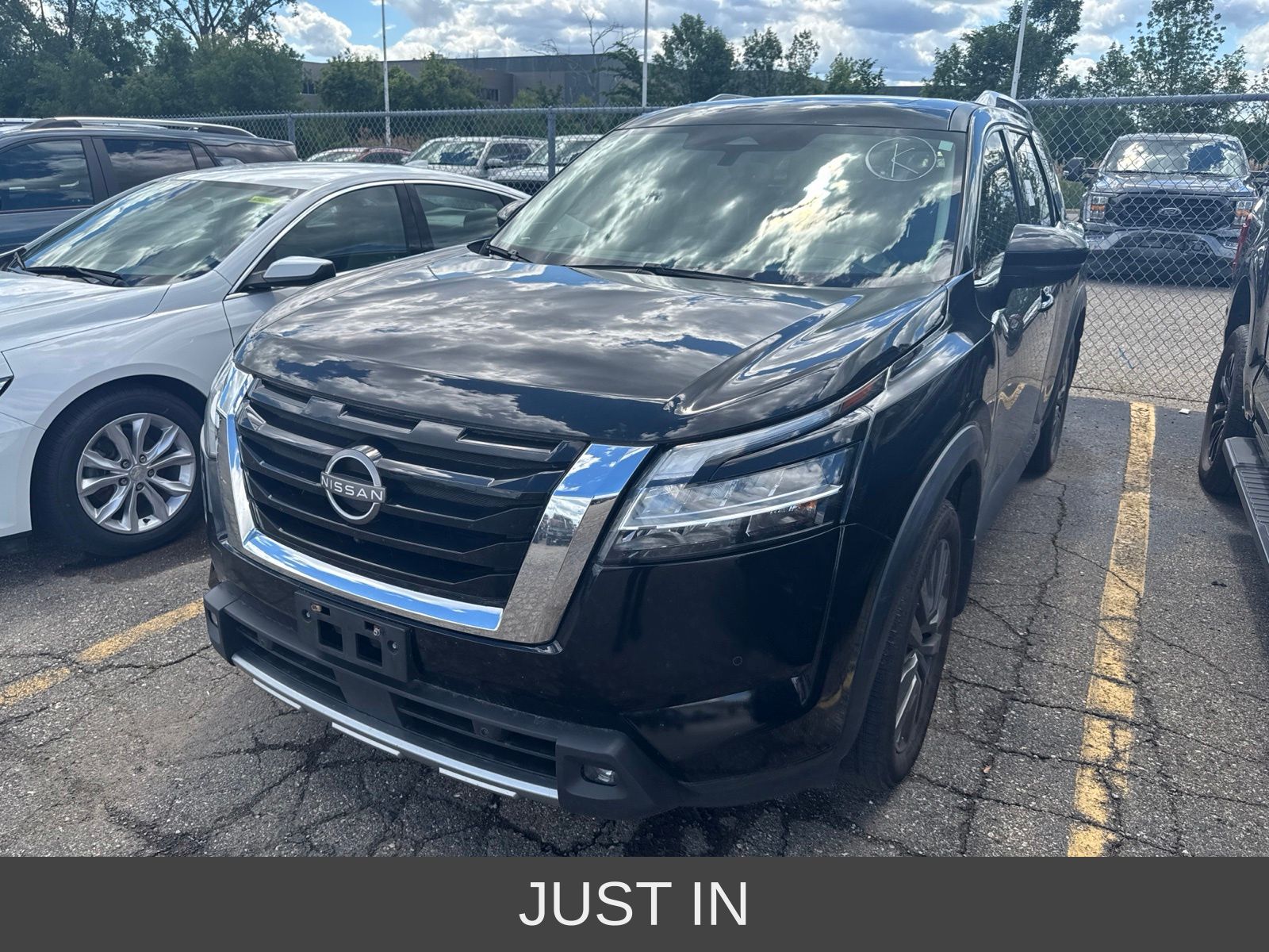 Thumbnail: 2022 Nissan Pathfinder - 22