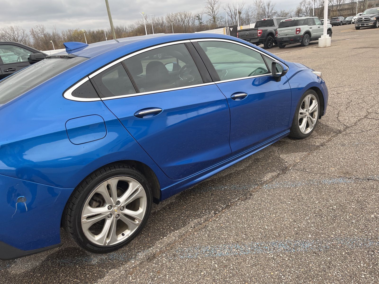 Thumbnail: 2017 Chevrolet Cruze - 16