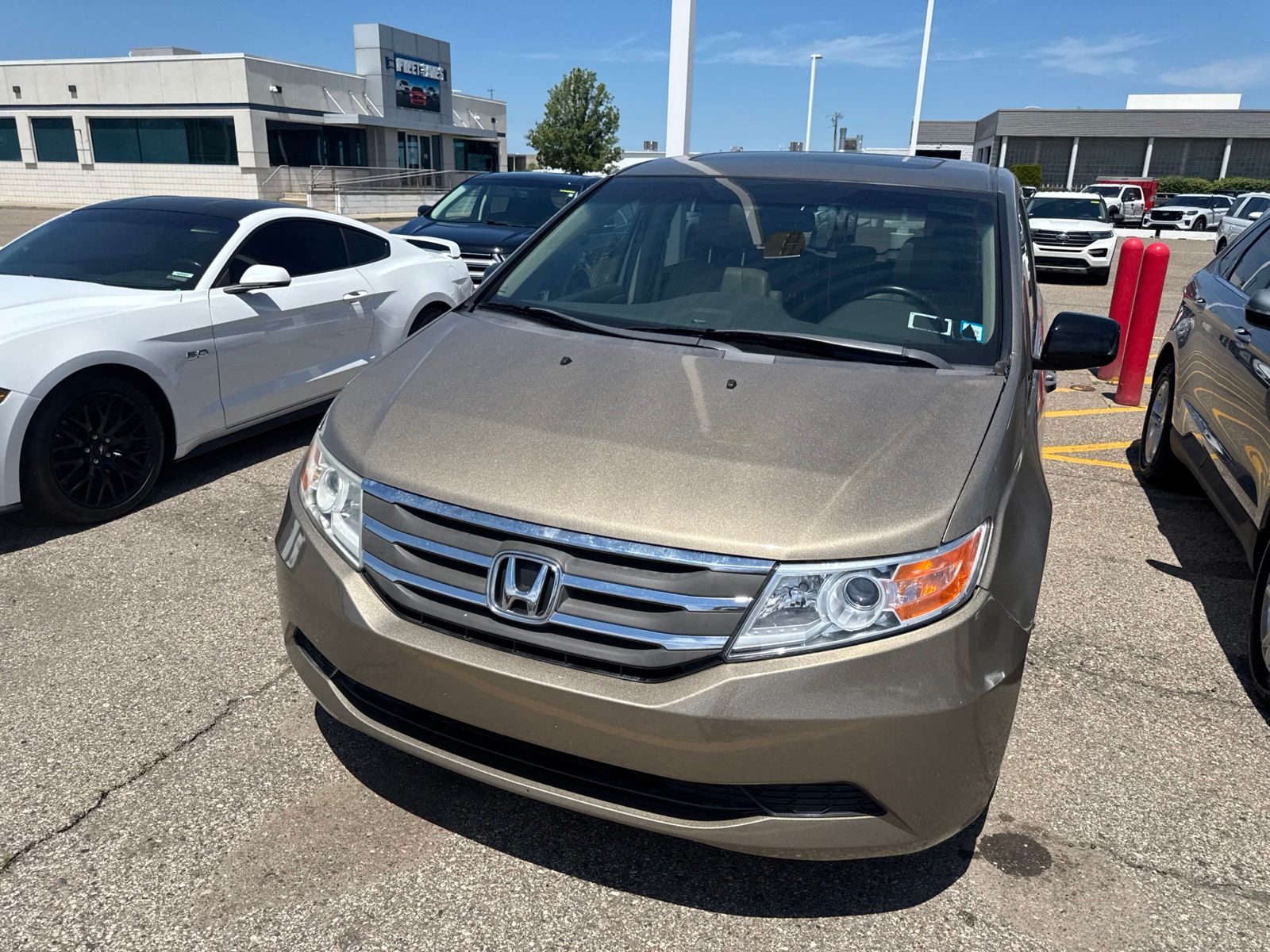 Thumbnail: 2011 Honda Odyssey - 3