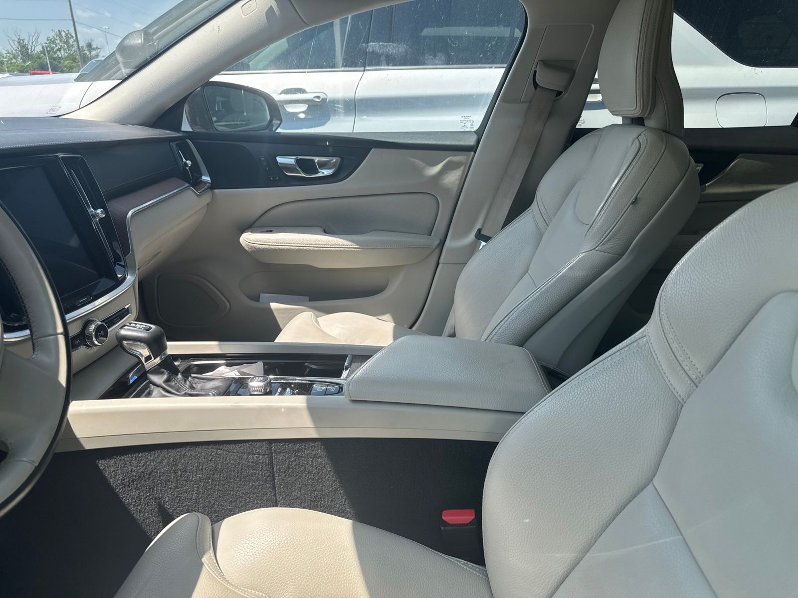 Thumbnail: 2020 Volvo S60 - 31