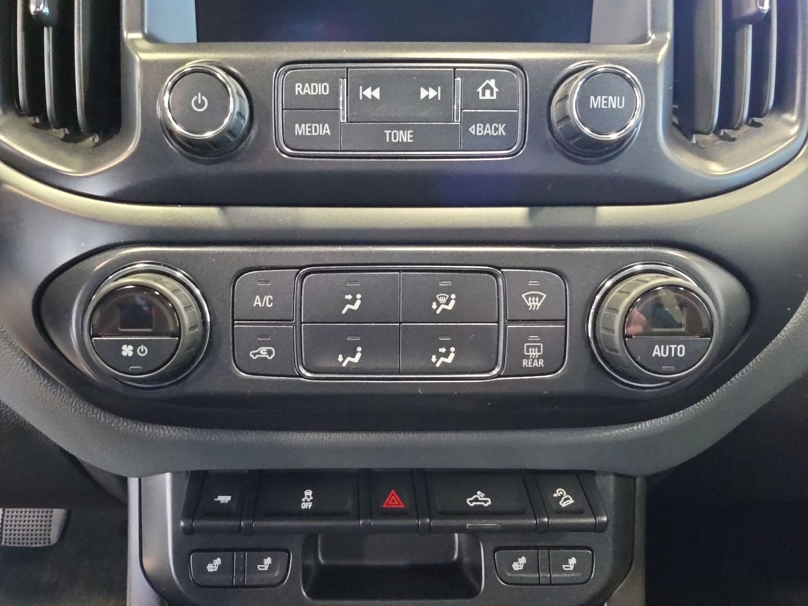Thumbnail: 2016 Chevrolet Colorado - 21