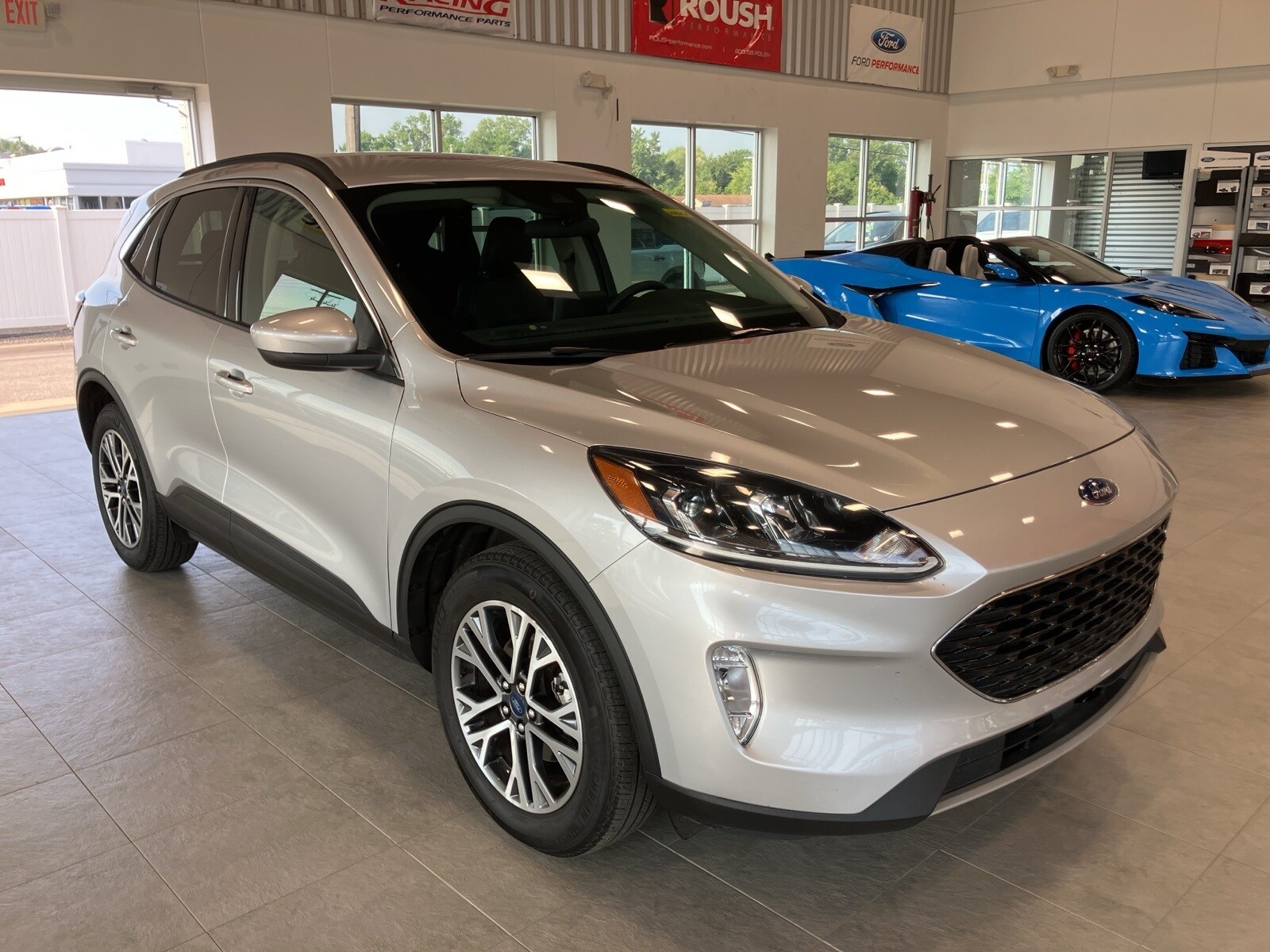 2020 Ford Escape SEL photo 3