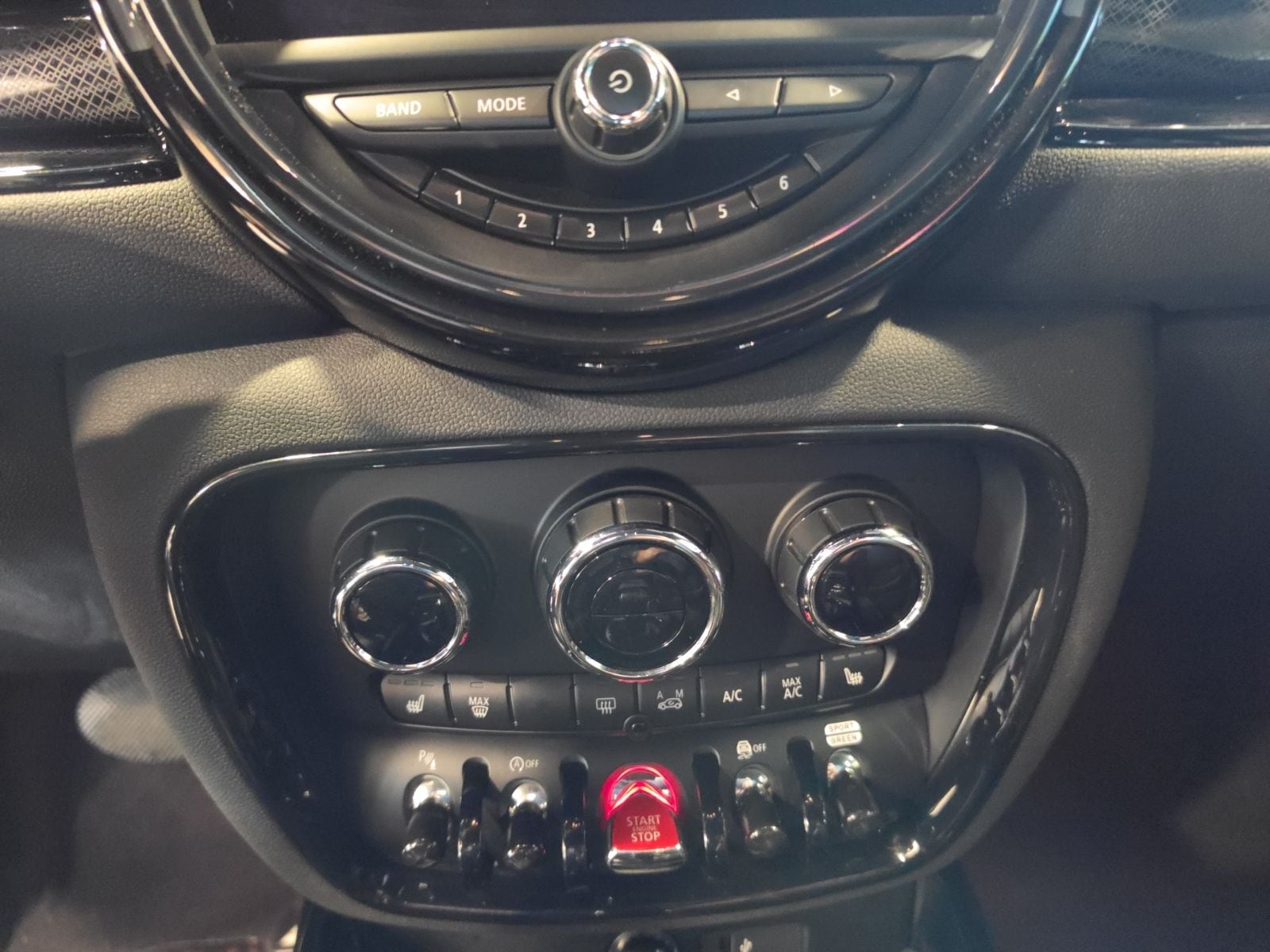 Thumbnail: 2020 MINI Cooper Clubman - 27