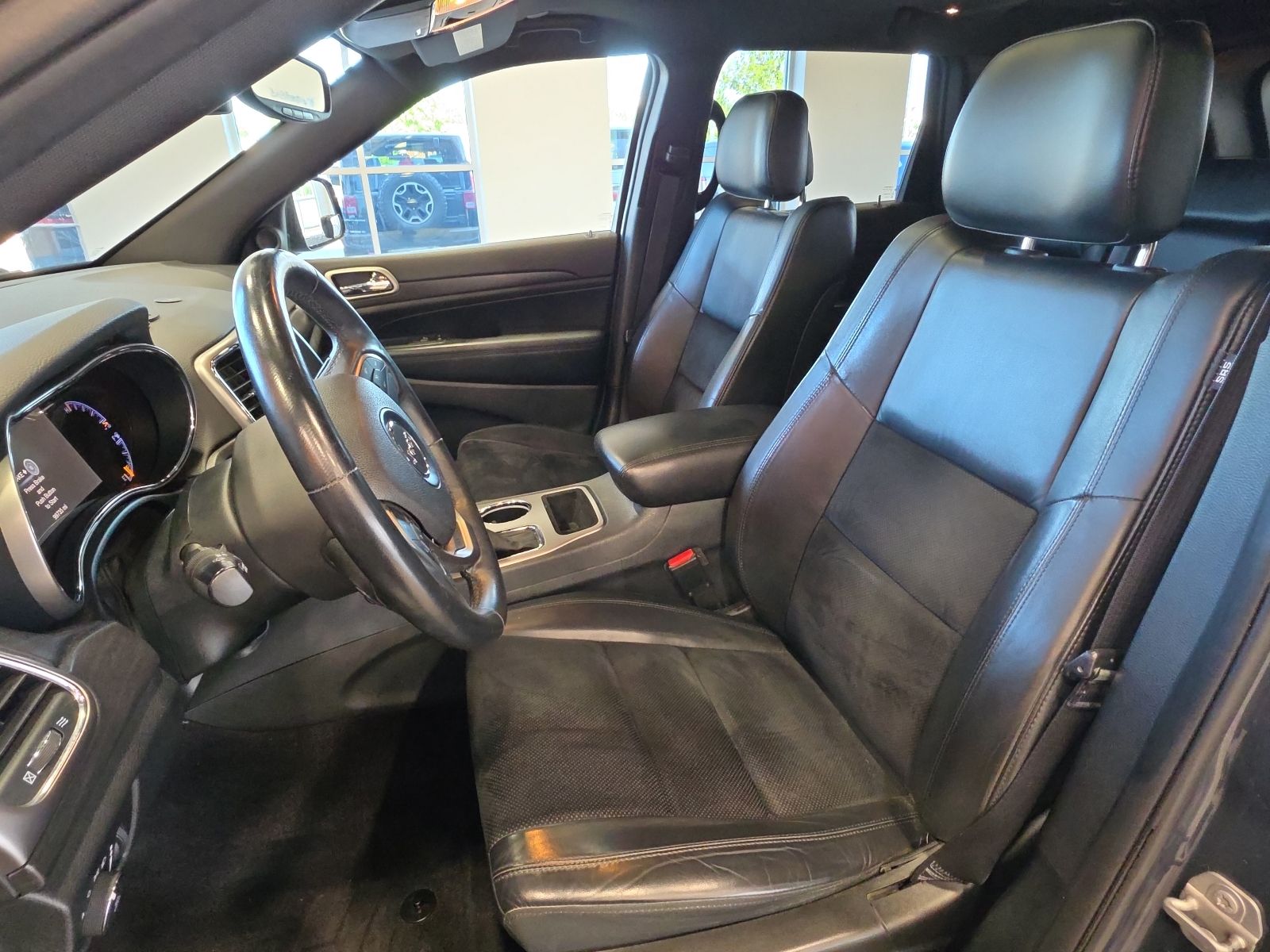 Thumbnail: 2018 Jeep Grand Cherokee - 16