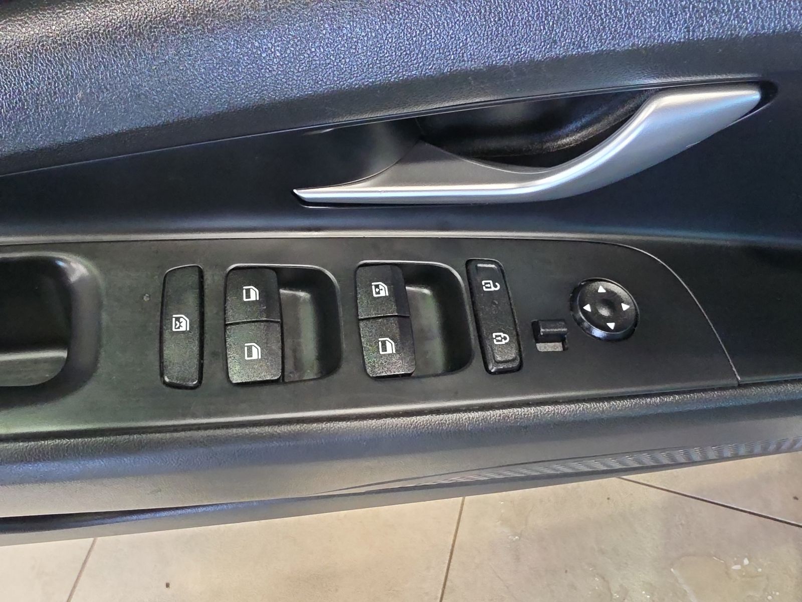 Thumbnail: 2024 Hyundai Elantra - 16