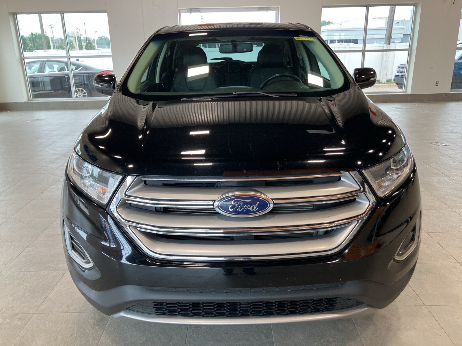 2018 Ford Edge Titanium photo 2
