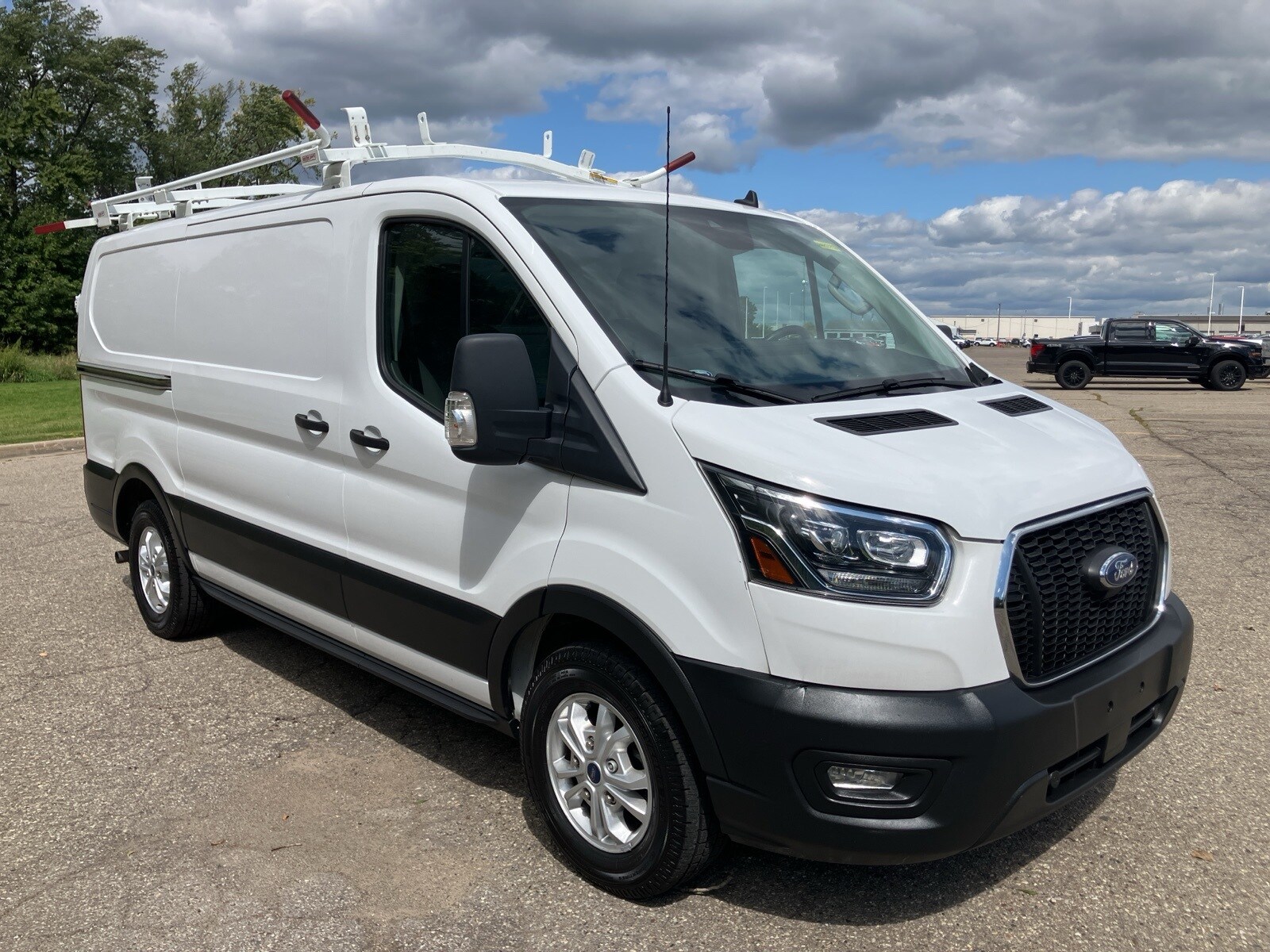2022 Ford Transit photo 3