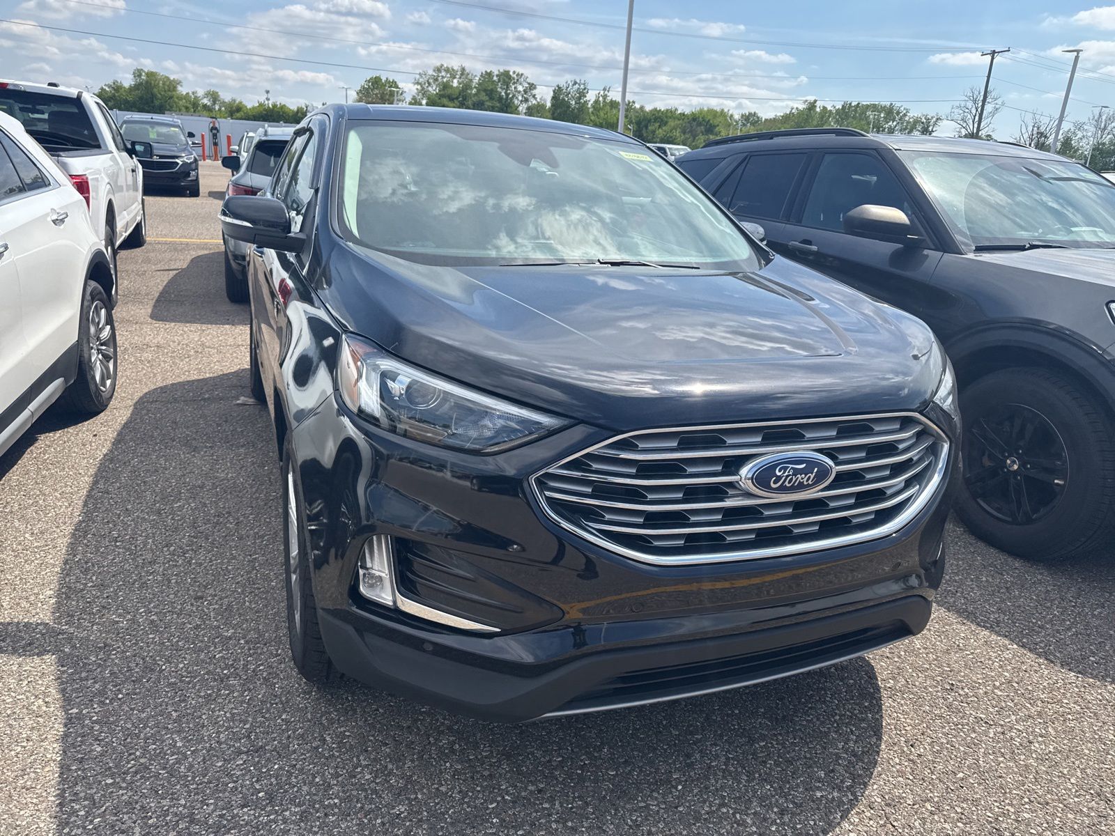 Thumbnail: 2022 Ford Edge - 24