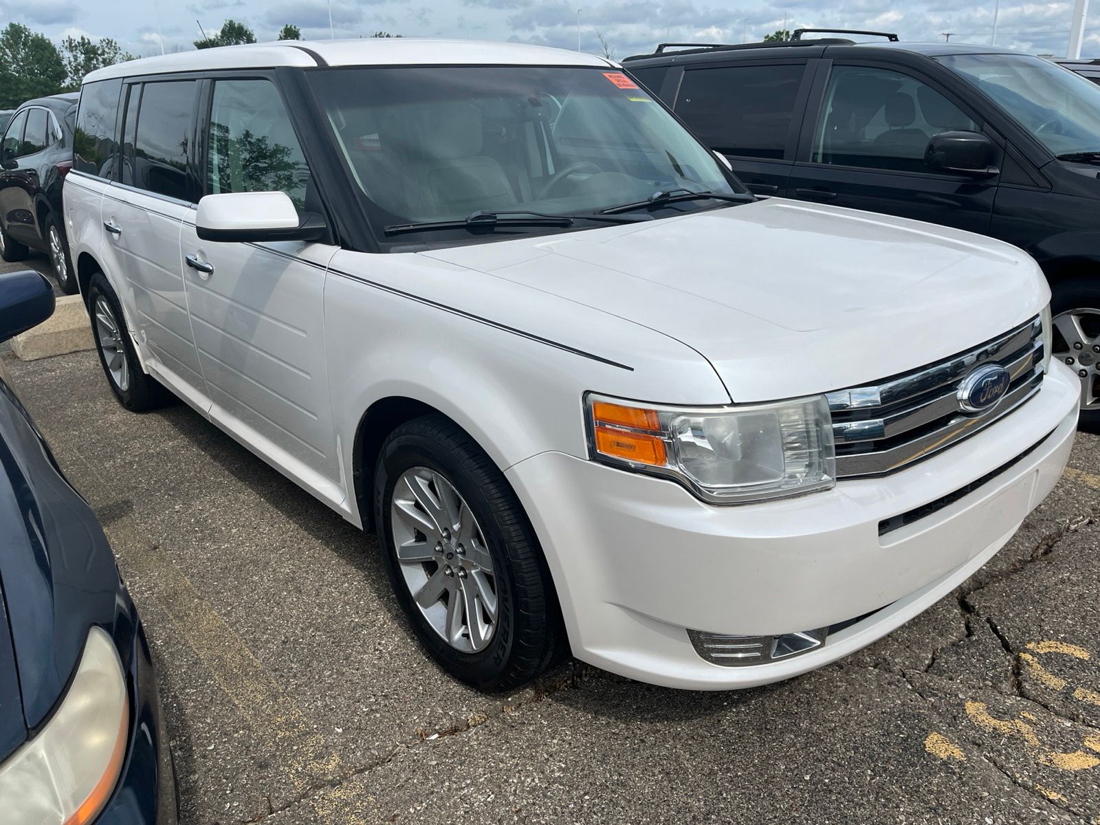 Thumbnail: 2010 Ford Flex - 21