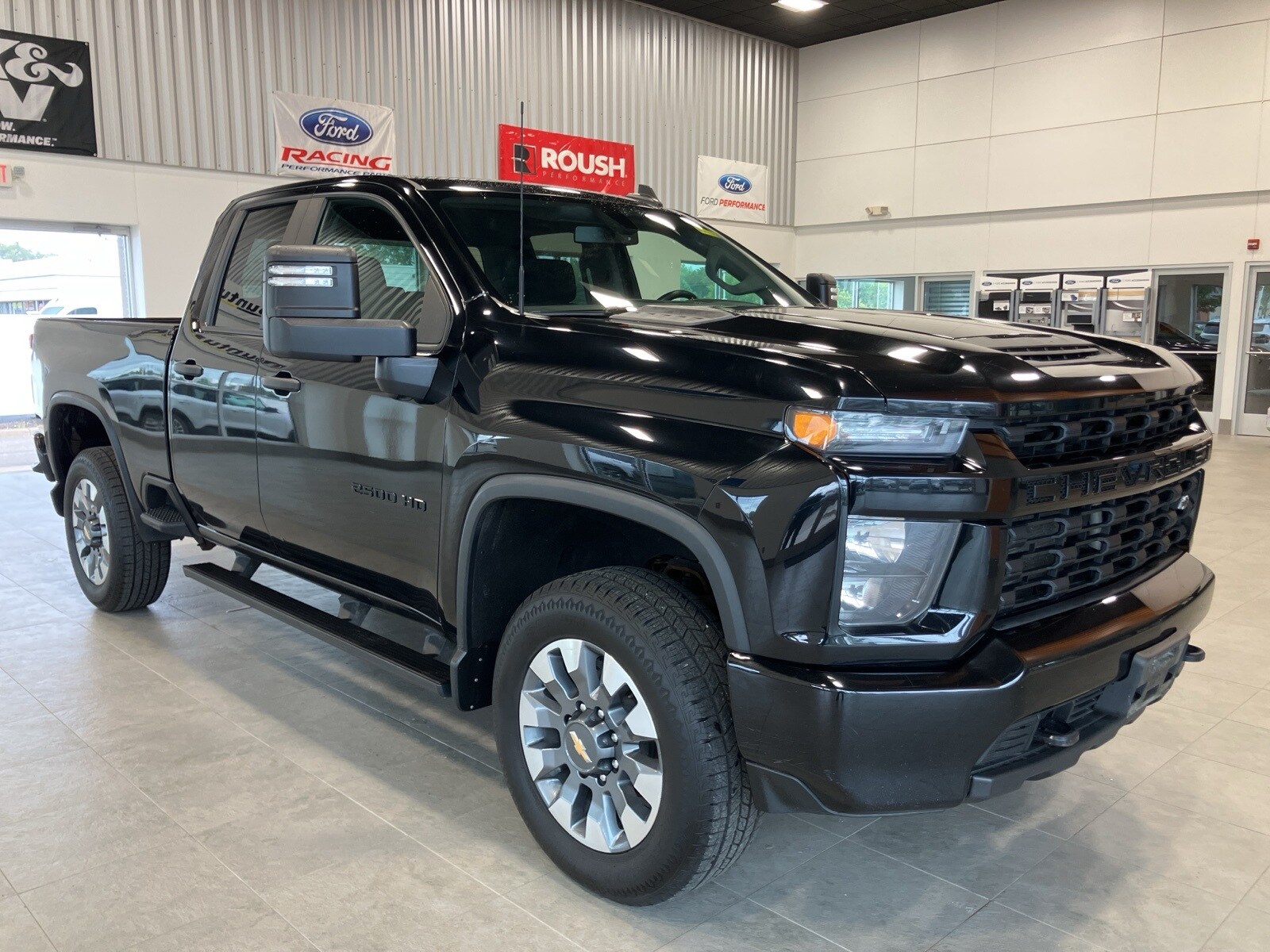 2022 Chevrolet Silverado 2500HD Custom photo 3