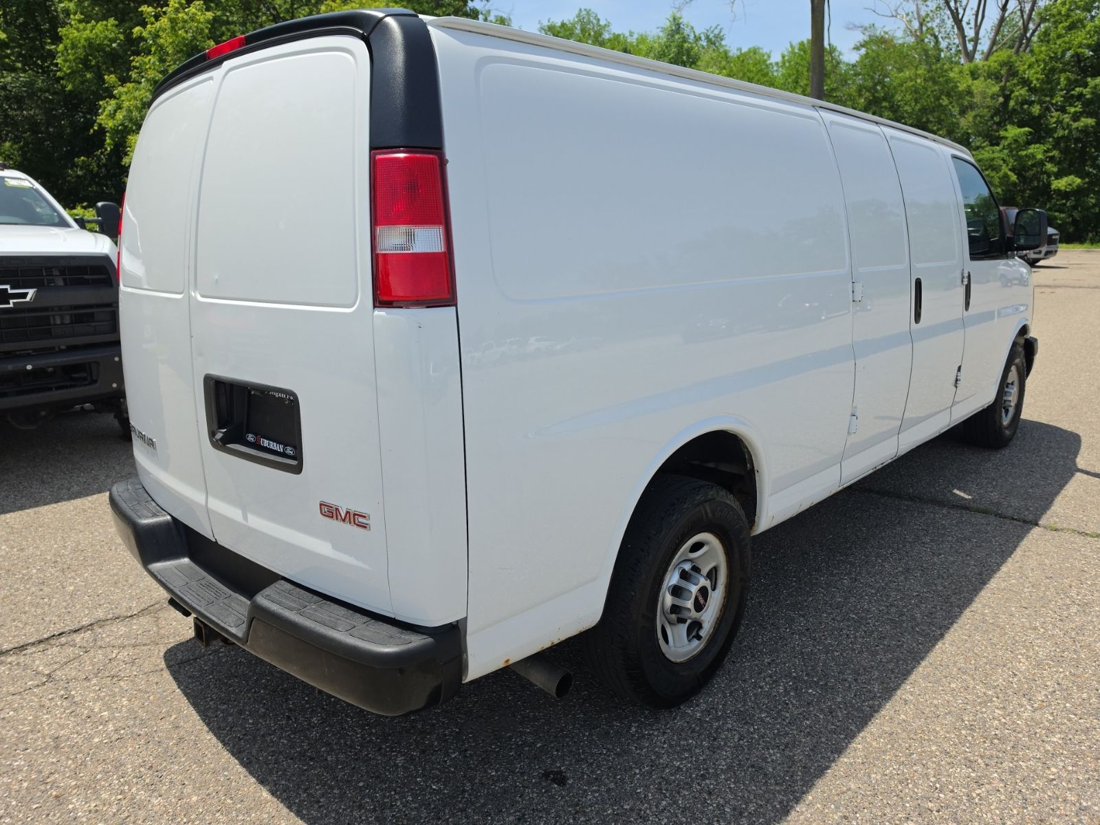 Thumbnail: 2017 GMC Savana - 7