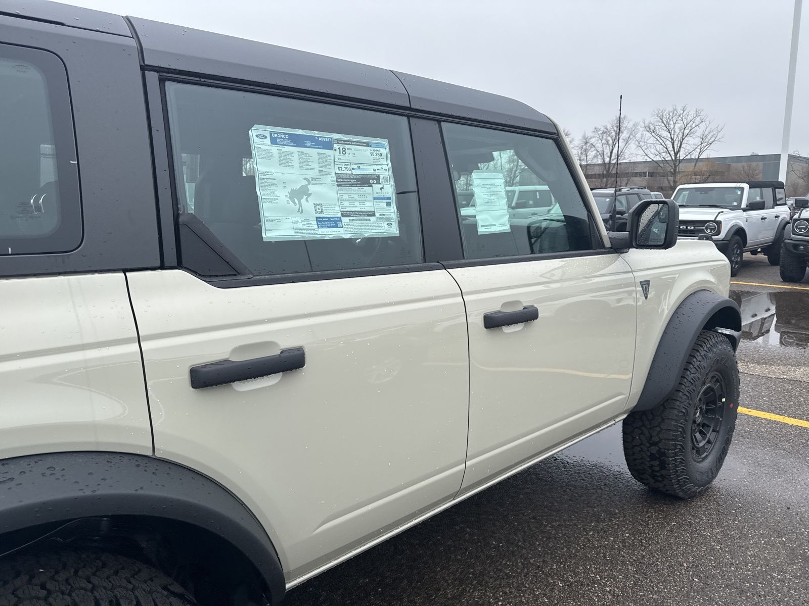 Thumbnail: 2026 Ford Bronco - 8