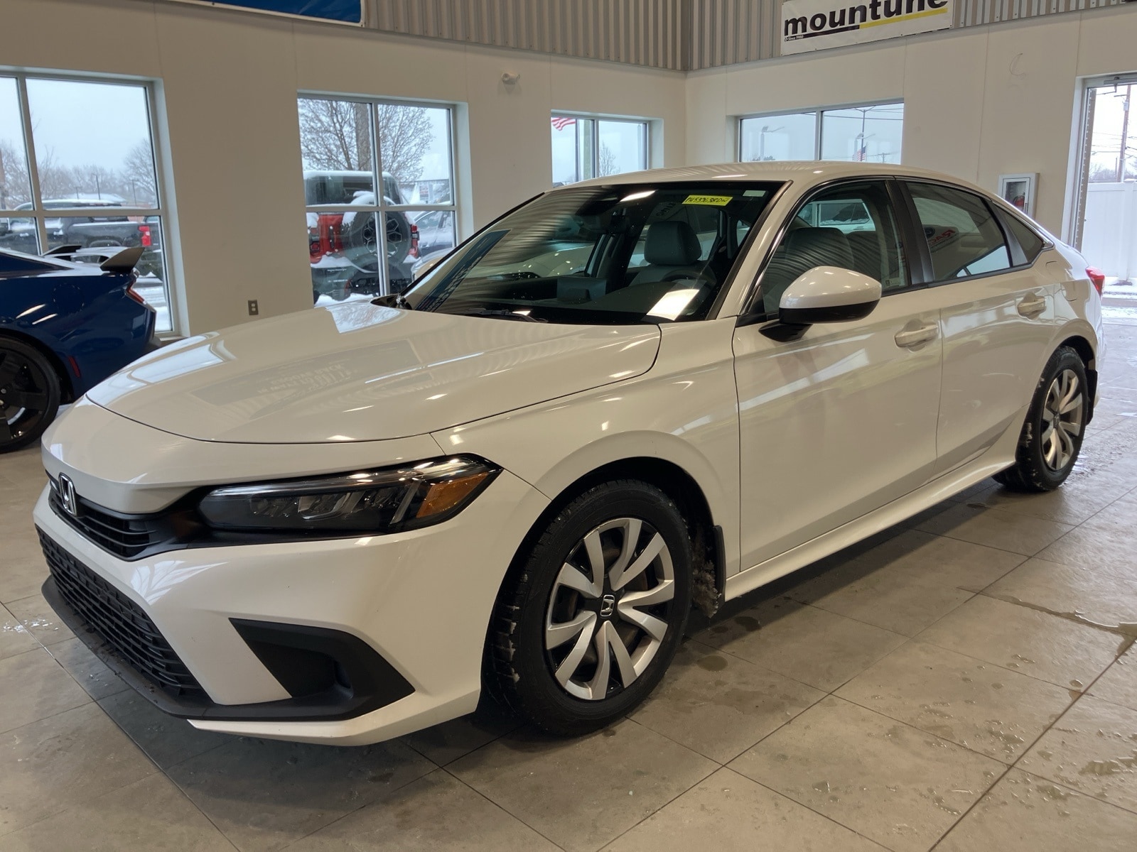 2023 Honda Civic LX's photo