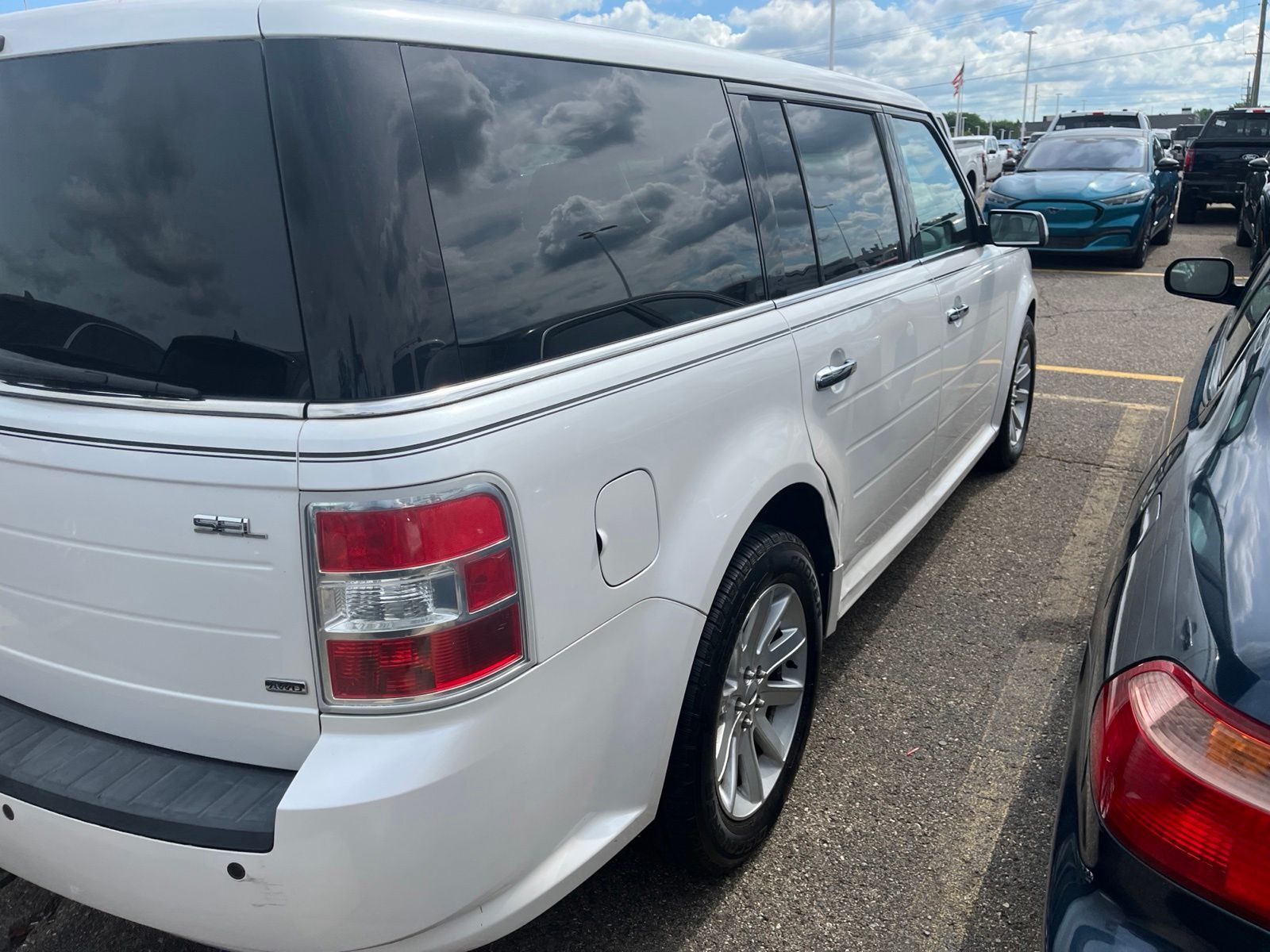 Thumbnail: 2010 Ford Flex - 16