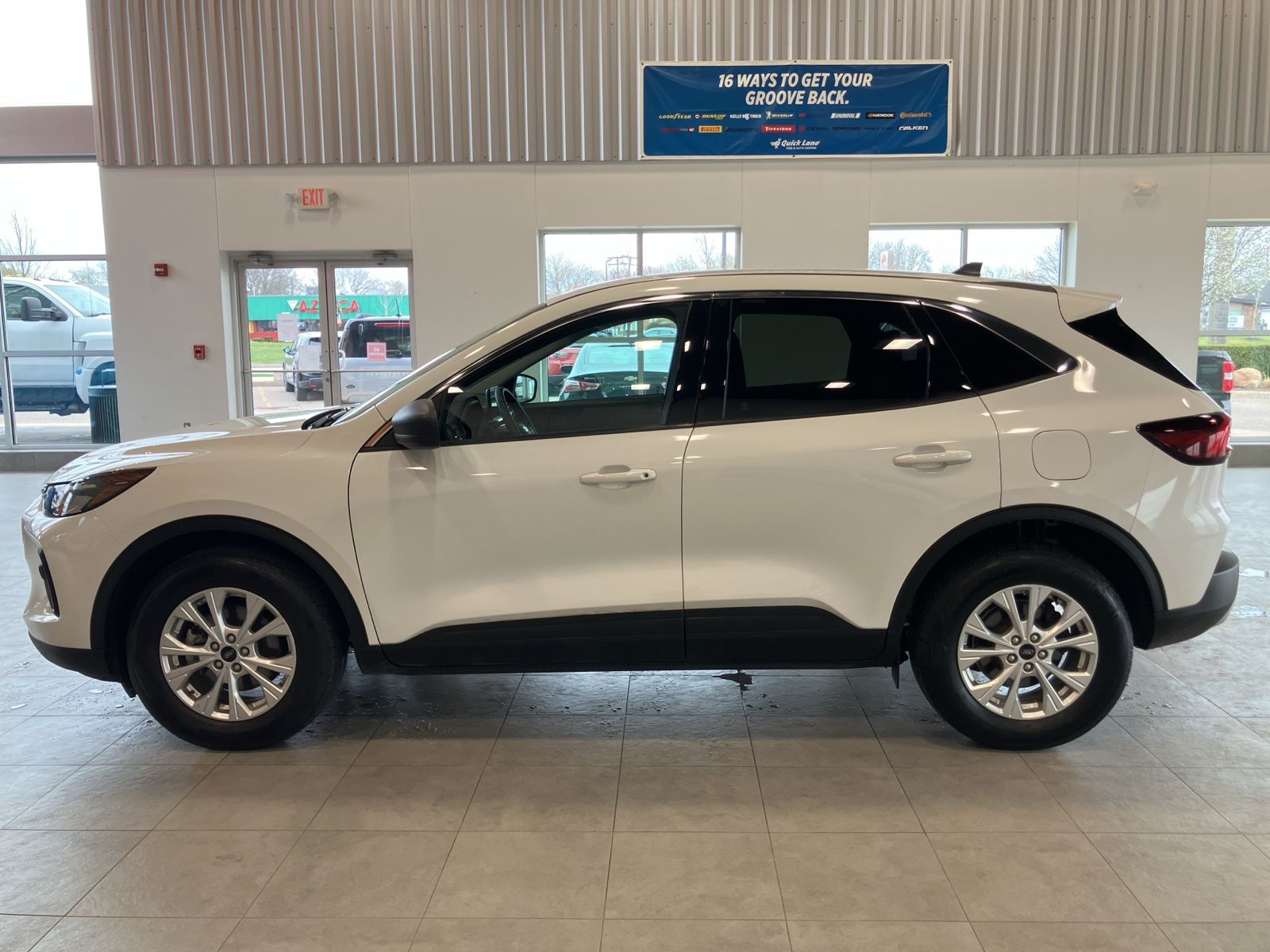 Thumbnail: 2023 Ford Escape - 7