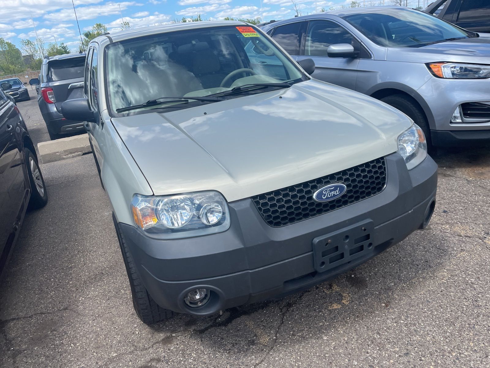 Thumbnail: 2005 Ford Escape - 17