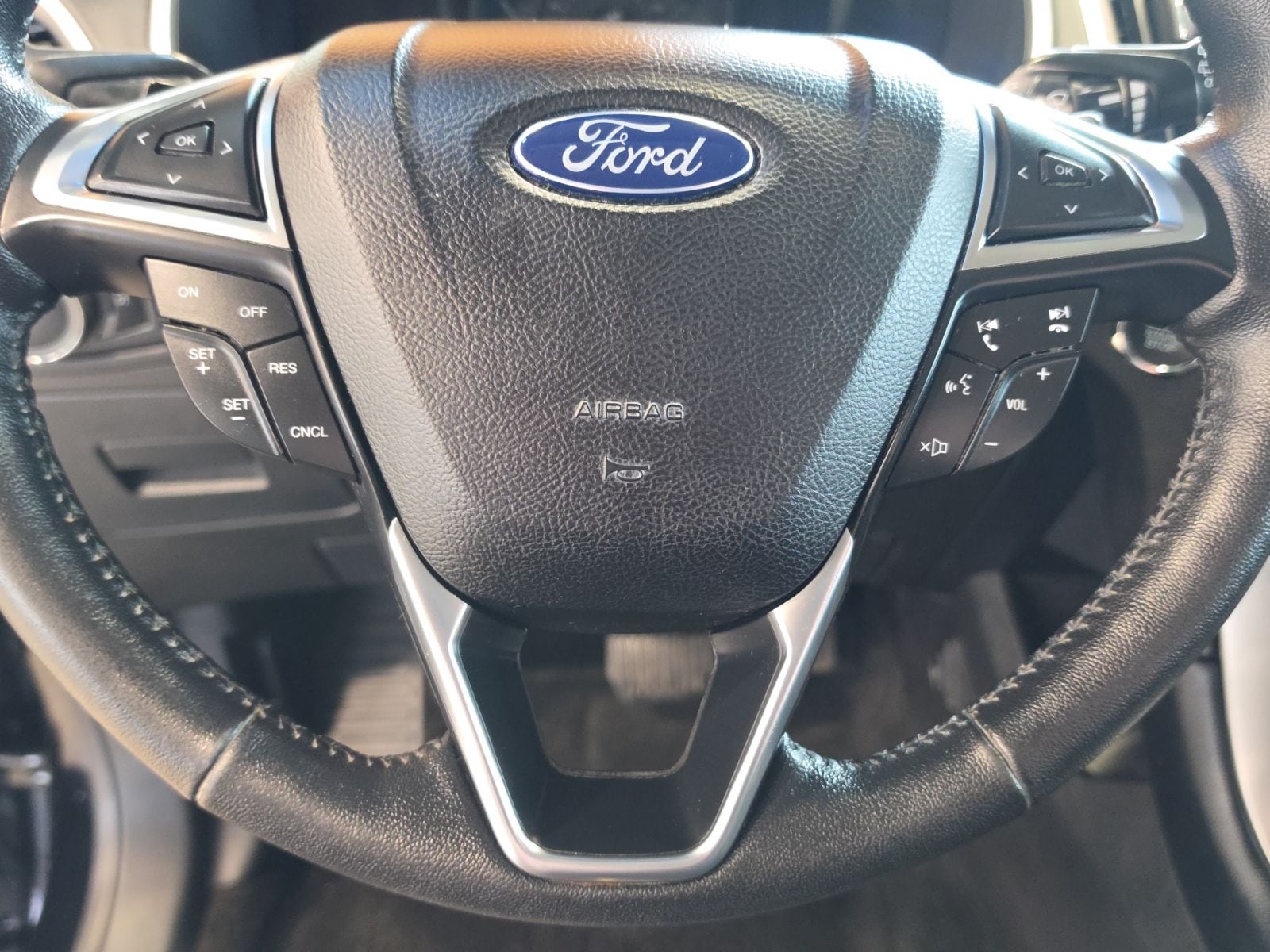 Thumbnail: 2017 Ford Edge - 18