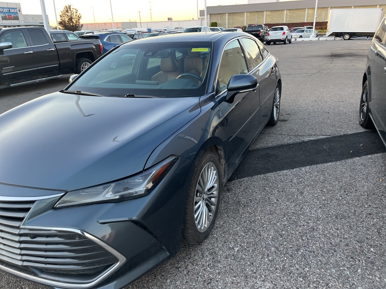 2019 Toyota Avalon Limited photo 4