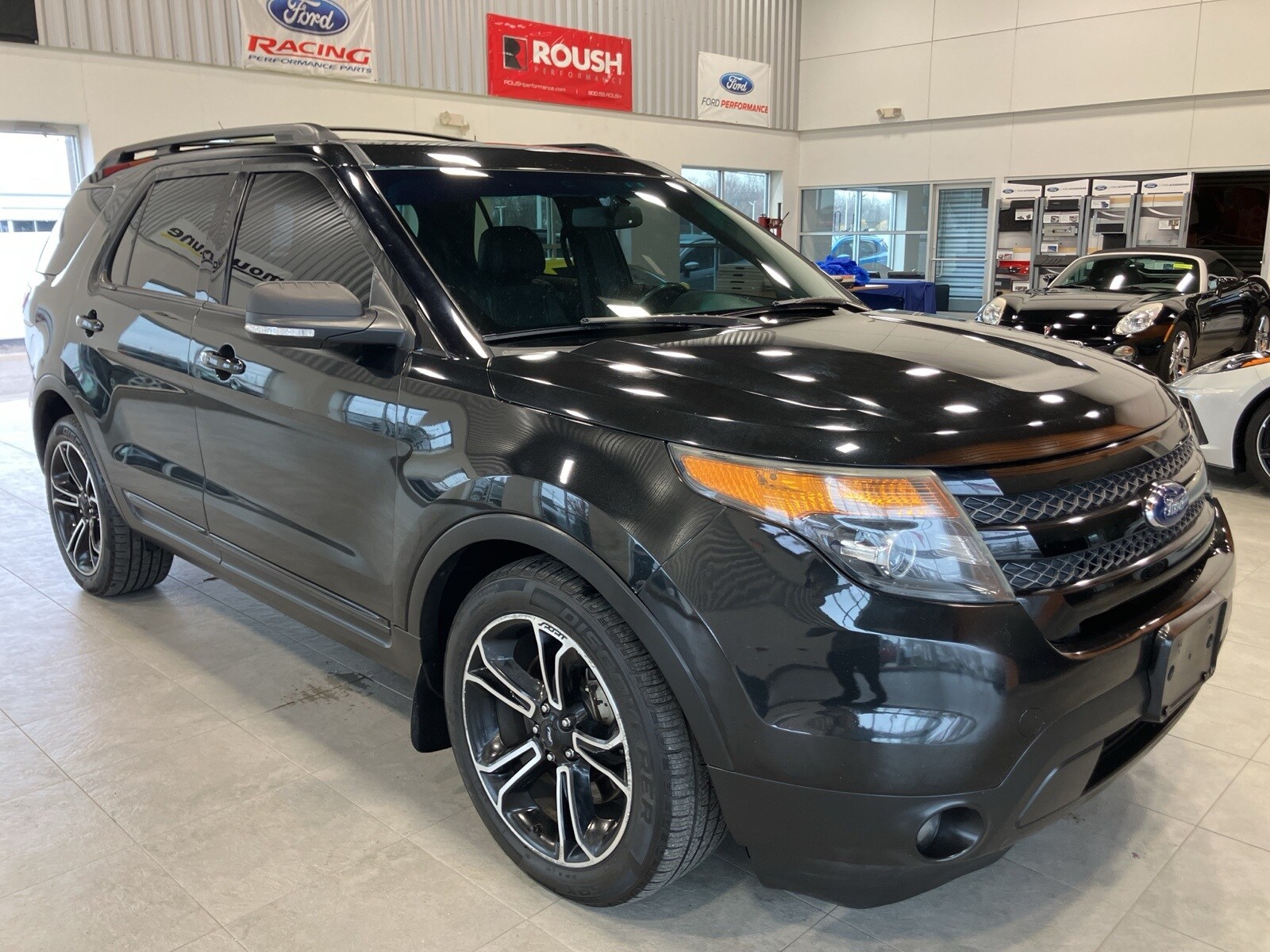 2015 Ford Explorer Sport photo 2