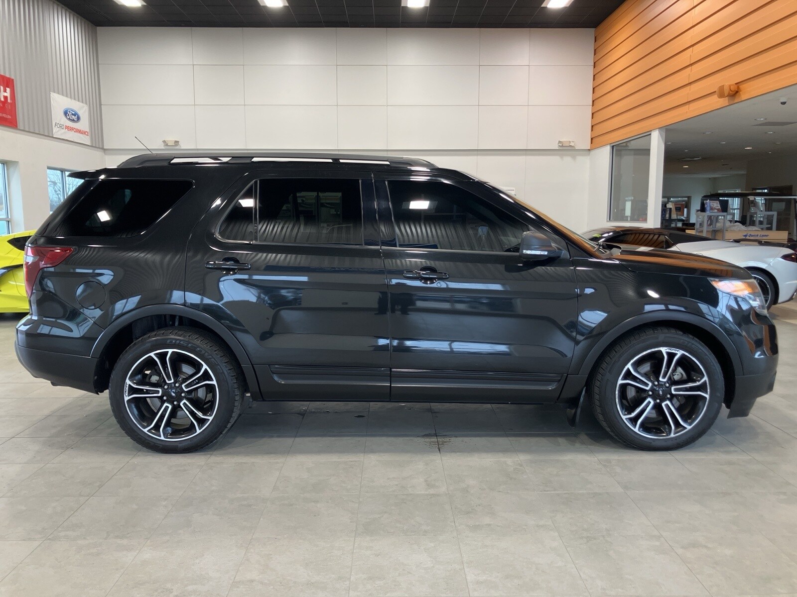 2015 Ford Explorer Sport photo 3