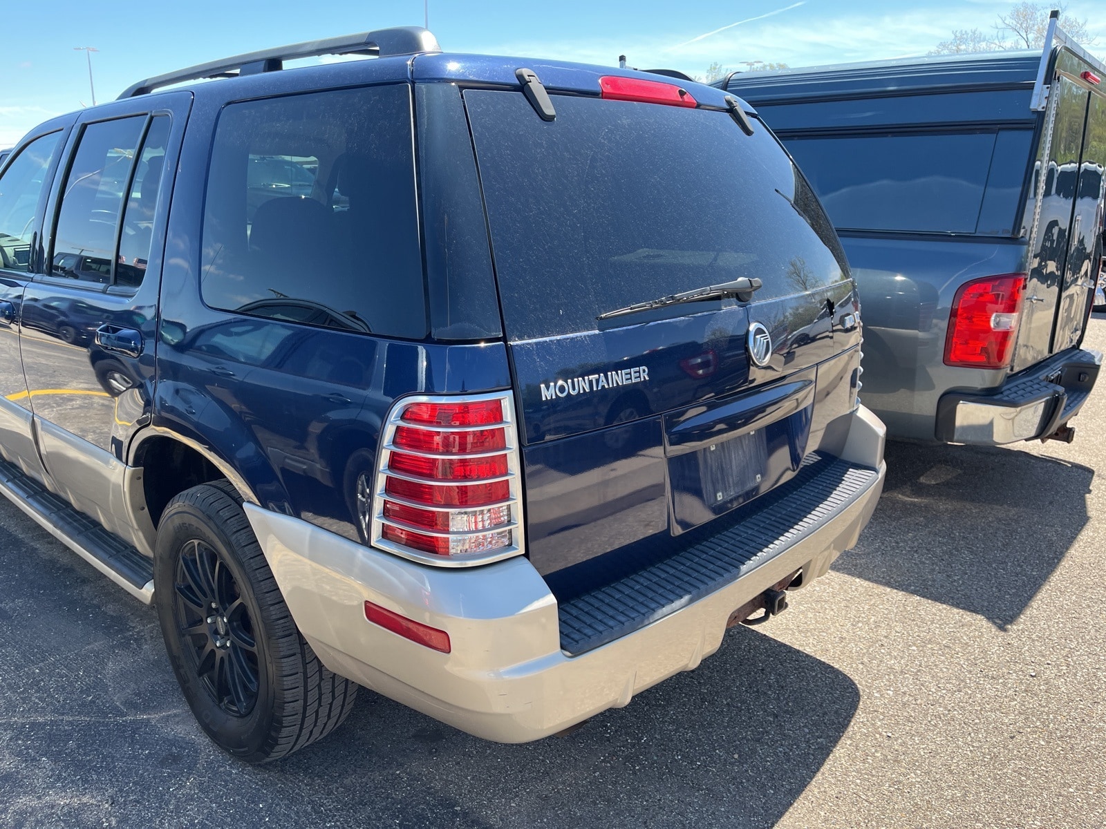 Used 2004 Mercury Mountaineer Convenience with VIN 4M2ZU86W24UJ02978 for sale in Sterling Heights, MI